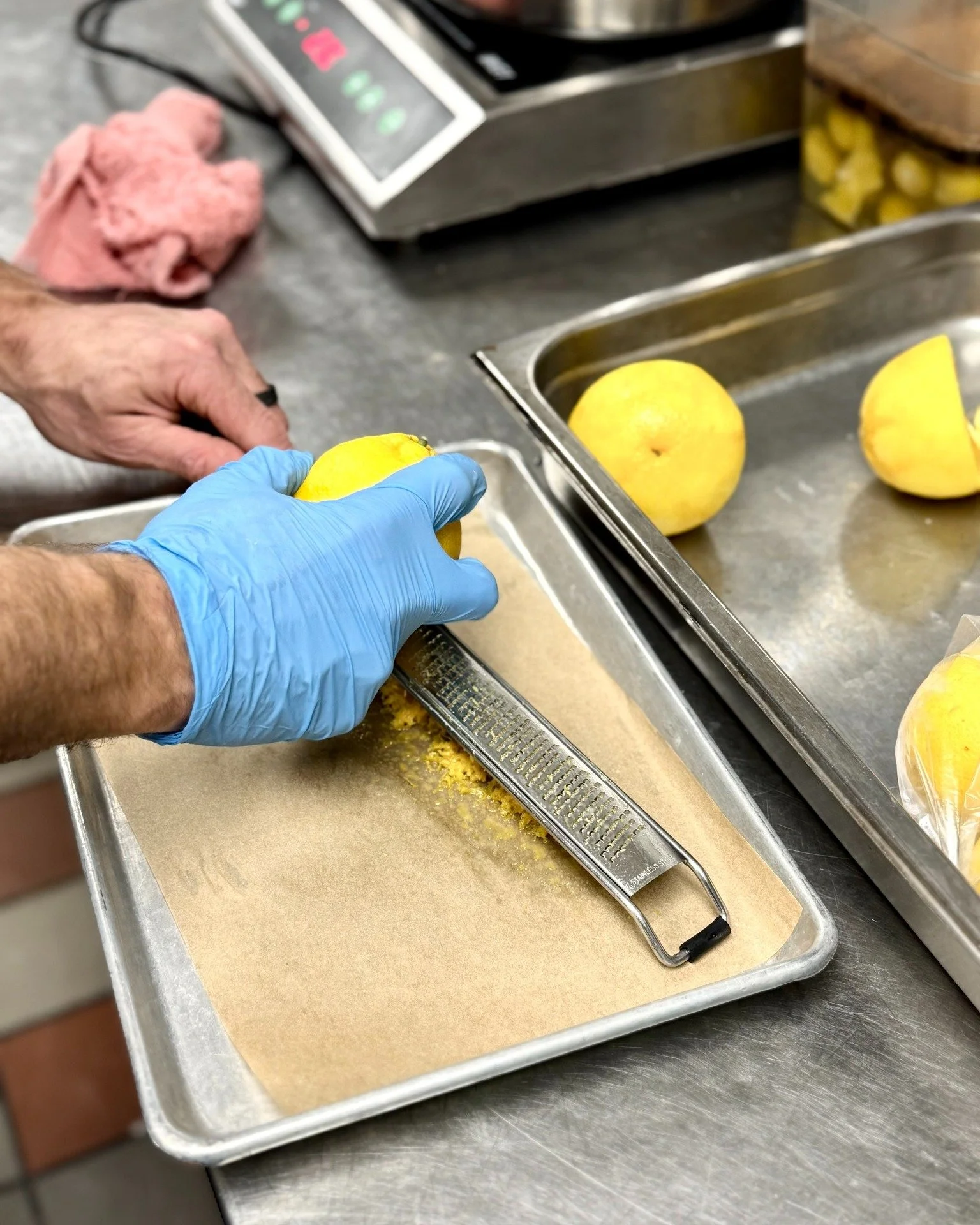 𝗙𝗨𝗡 𝗙𝗔𝗖𝗧 𝗙𝗥𝗜𝗗𝗔𝗬 : Did you know our homemade churros are made with fresh orange zest? 🍊✨
That little touch of citrus adds a subtle brightness that perfectly complements the warm cinnamon and sugar, making every bite even more delicious. 