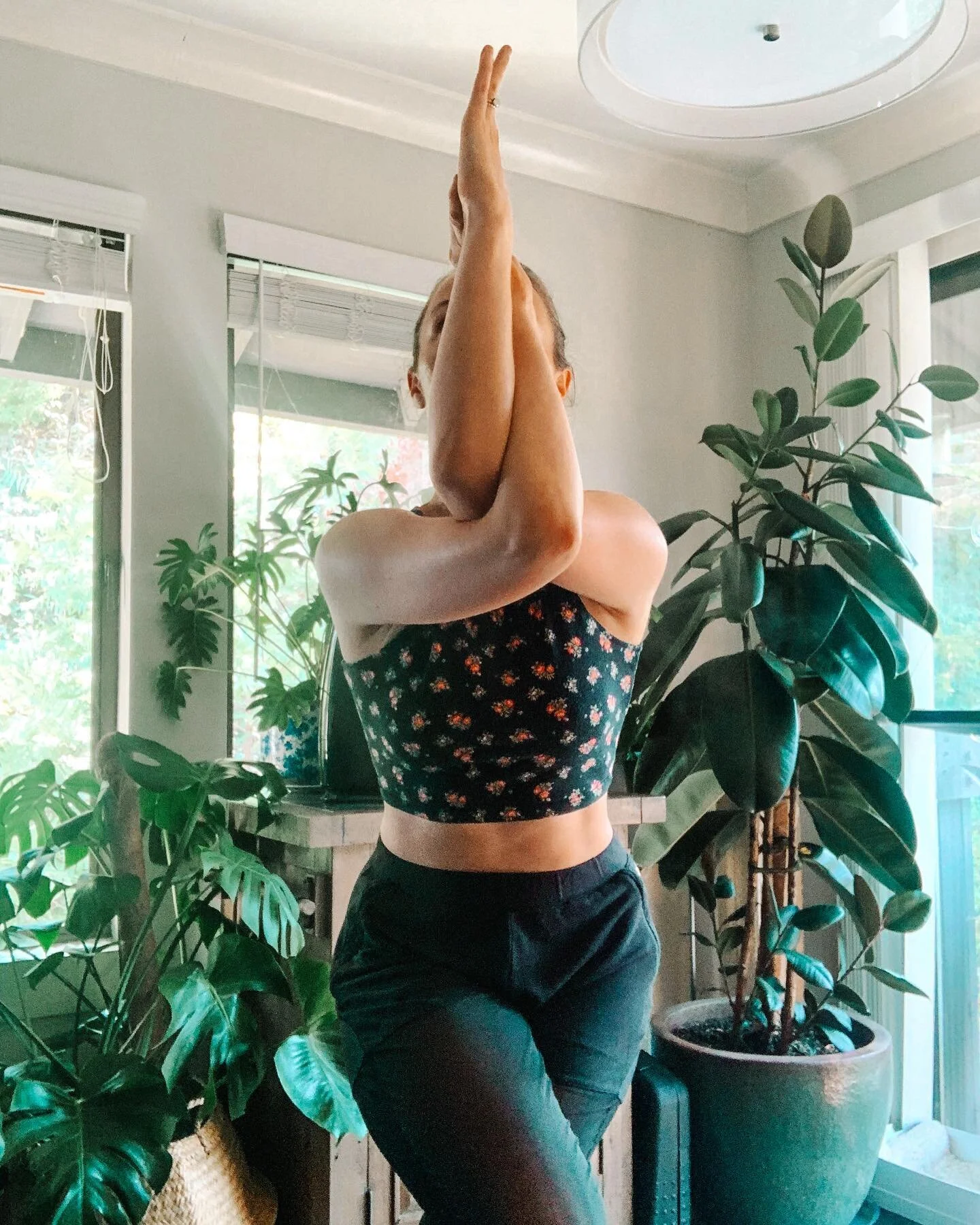 Don&rsquo;t forget to sign up for my free 45-min zoom vinyasa yoga class happening tomorrow at 5:30 pm PST! Link to sign up is in my bio (zoom link will be emailed to you!) #garudasana #freeyogaclass #vinyasaflow #yogaforsanity