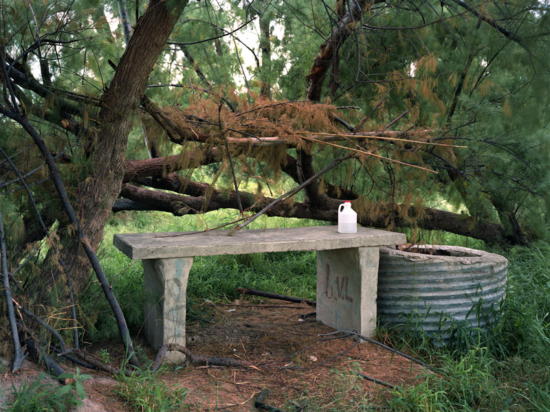 Tracing the Unseen Border (2011)