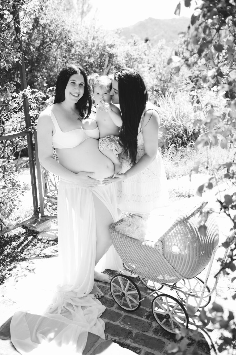 Syd + Brit Maternity 2-161bcopy.jpg