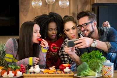 People-tasting-food-in-the-kitchen-000063845135-XXXLarge-5b1ed3680f223-400x267.jpg