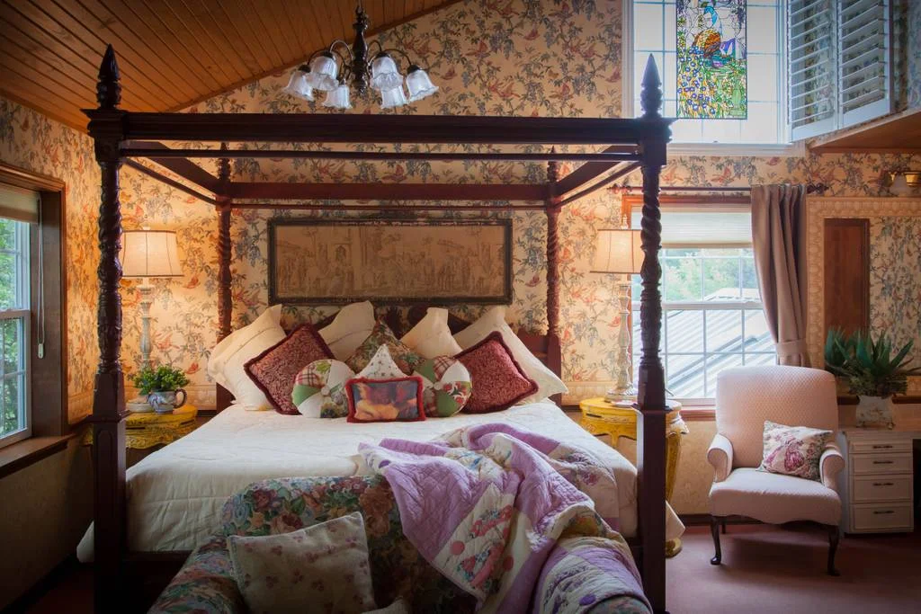 Fall-Farm-Country-Inn-Mineola-Texas-Suite-BnB-2.jpg