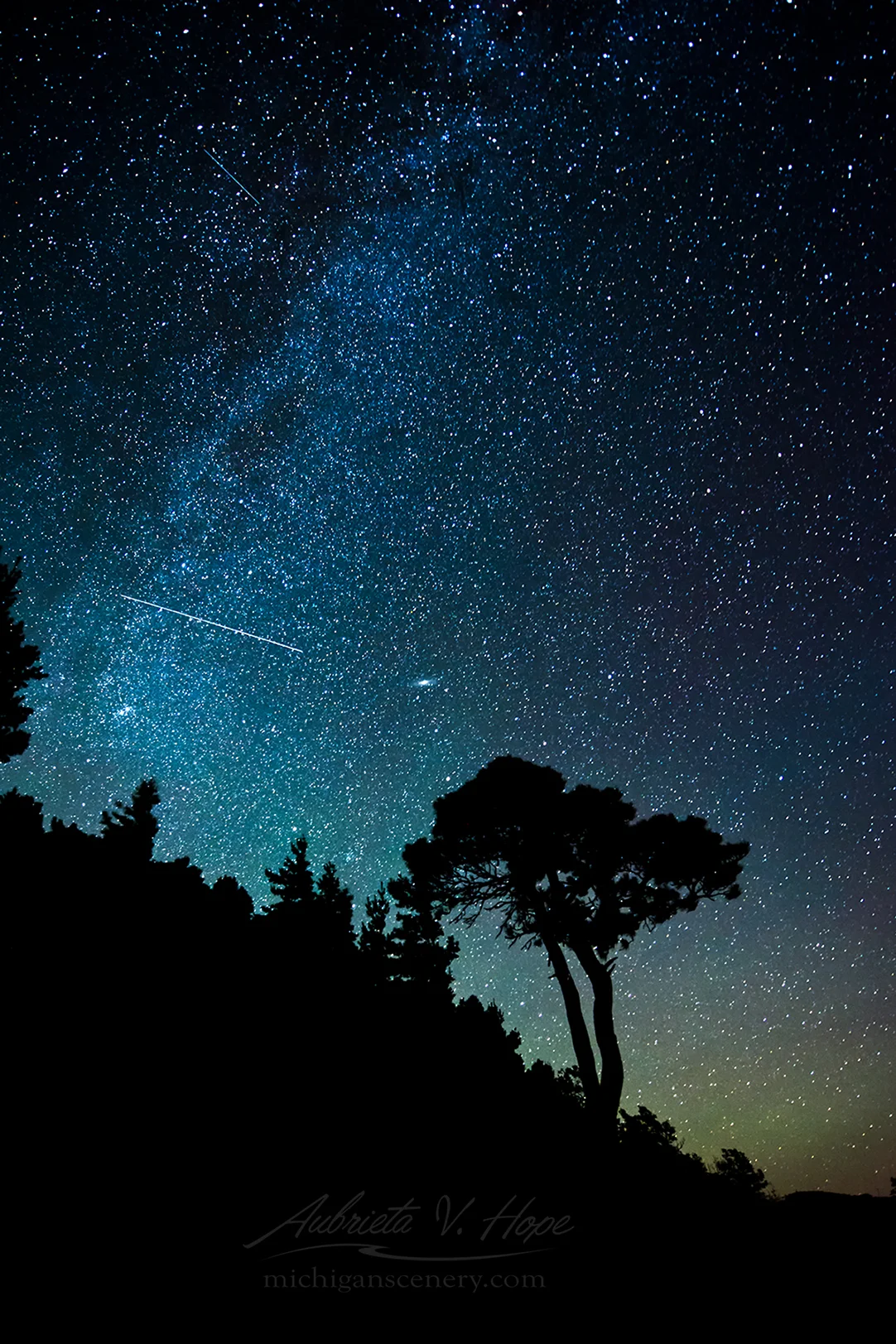 MI15-0651-7955 Milky Way with Meteors by Aubrieta V Hope Michigan Scenery.jpg