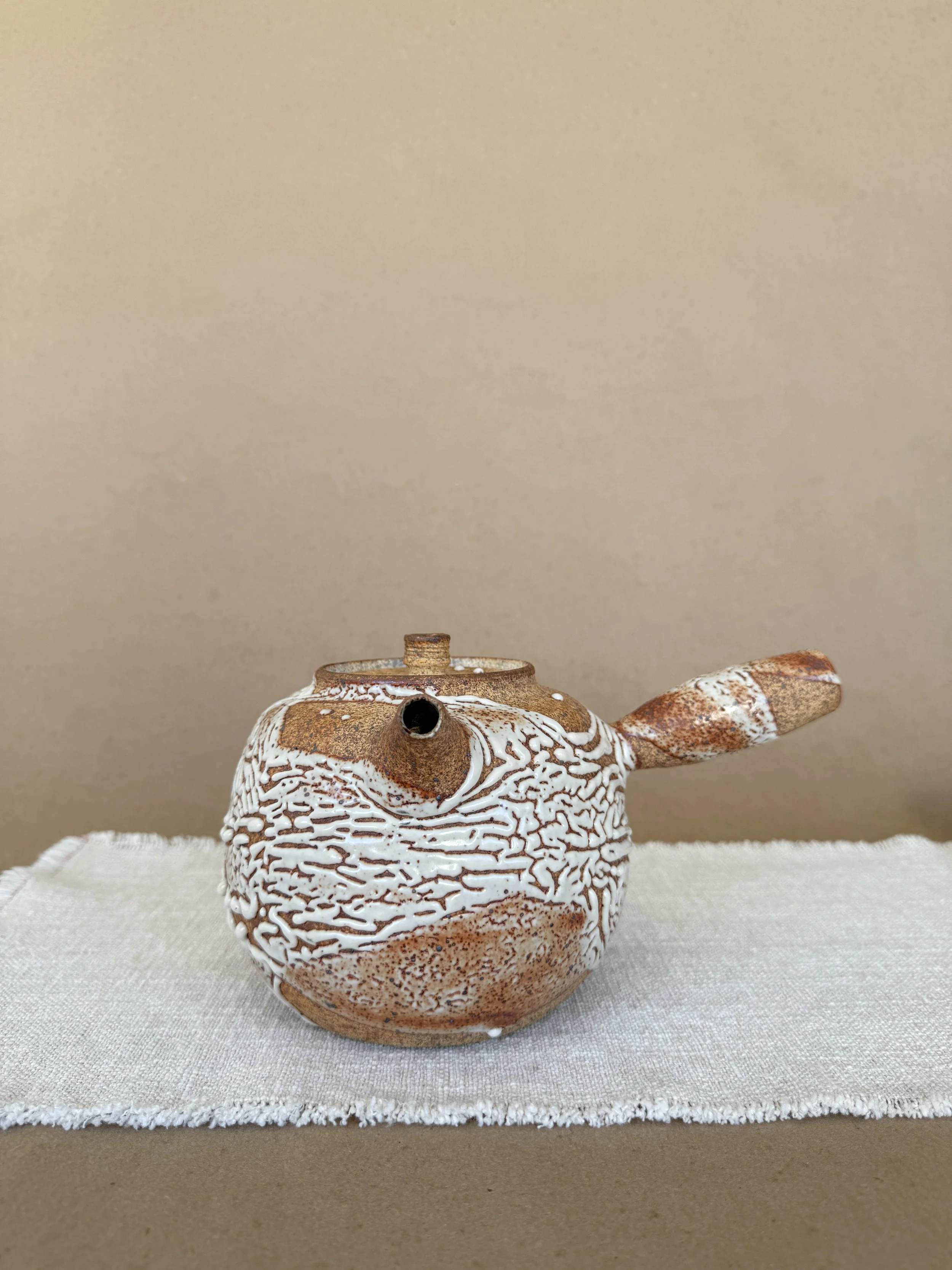 Coral Teapot (1000ml)