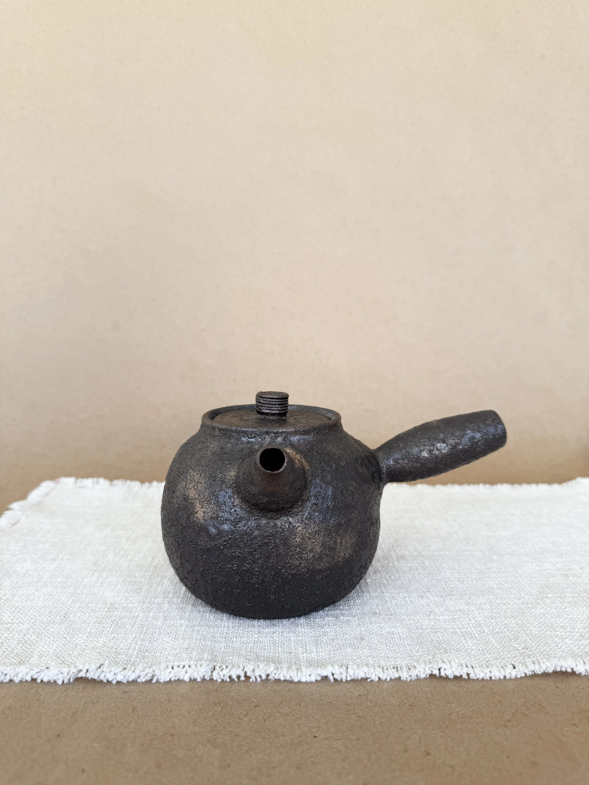 Altar Teapot (550ml)