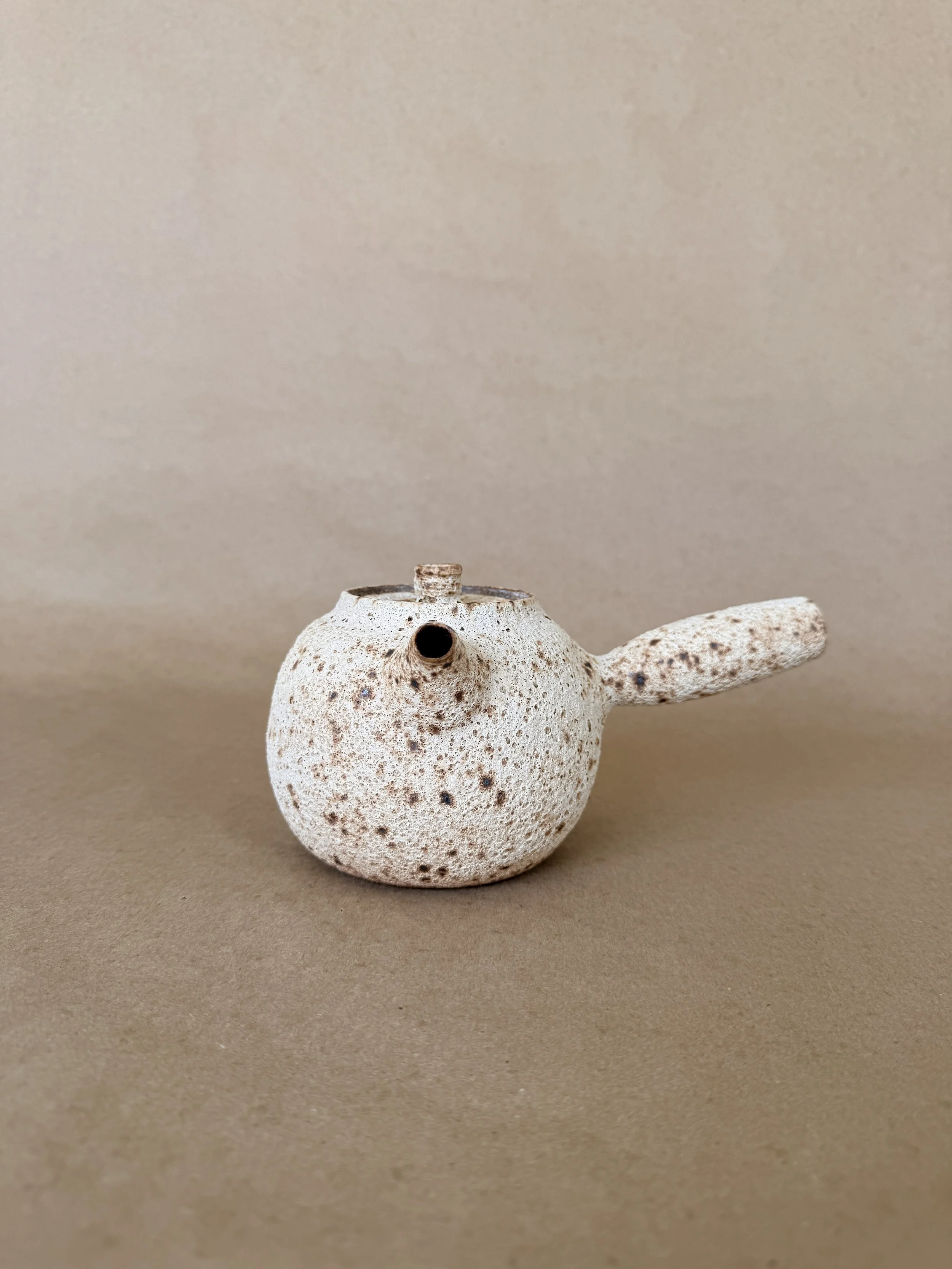 Altar Teapot (450ml)