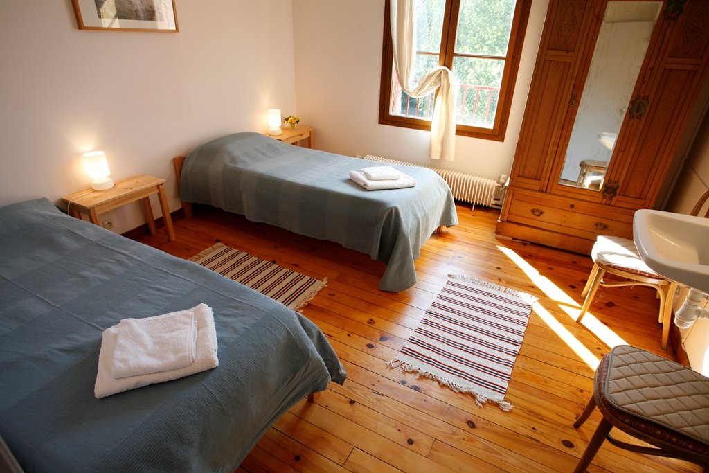 Mill bedroom small.jpg