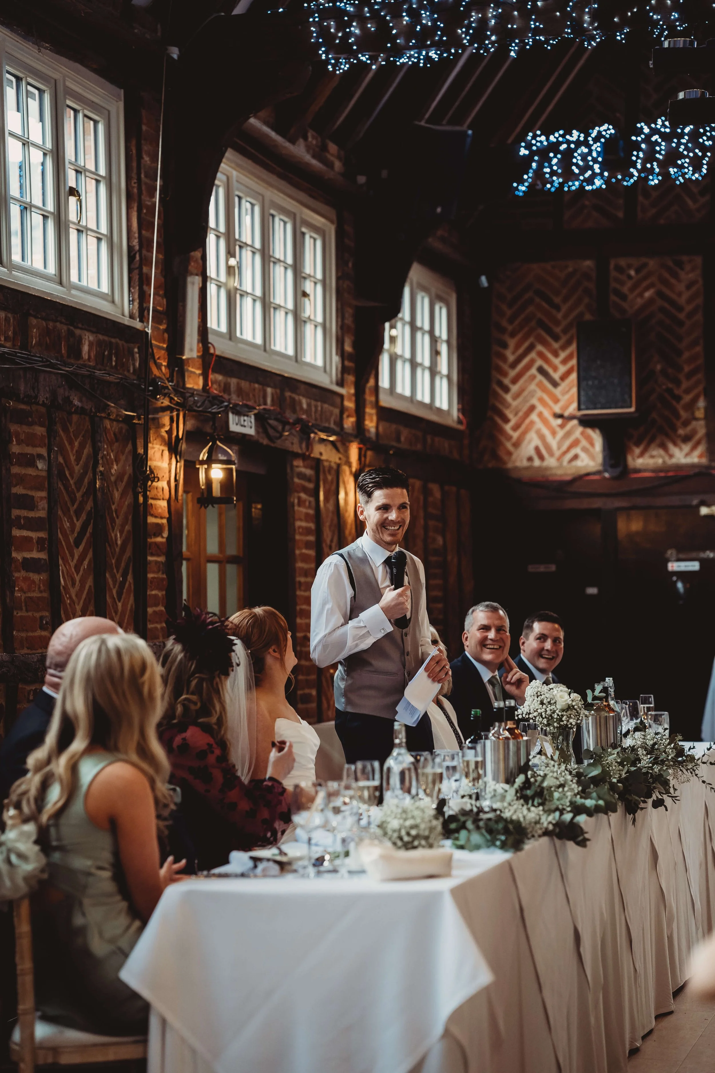 groom making wedding speeches
