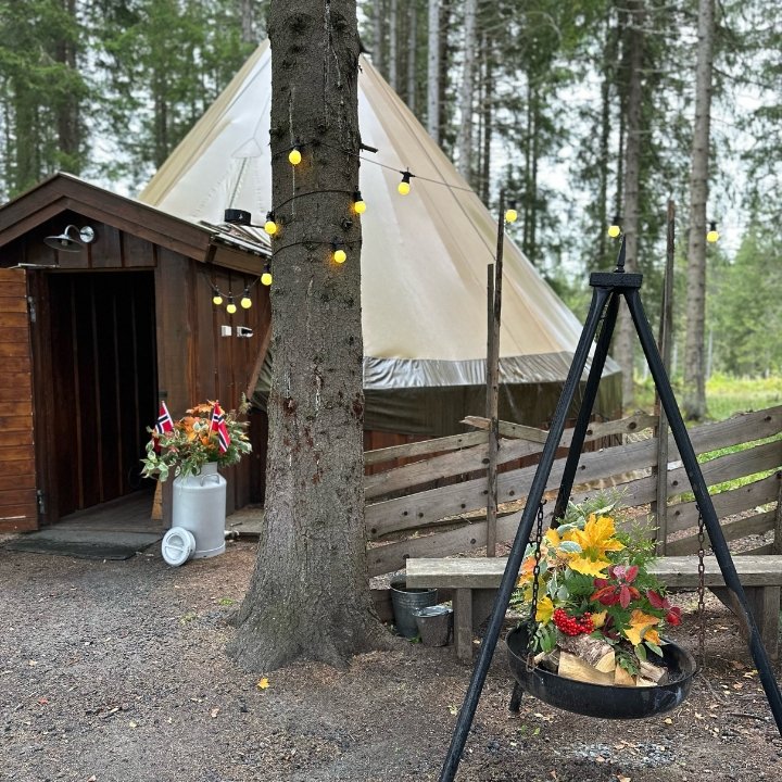 Over skog og heiberg | Konfirmasjon | Lavvo ute