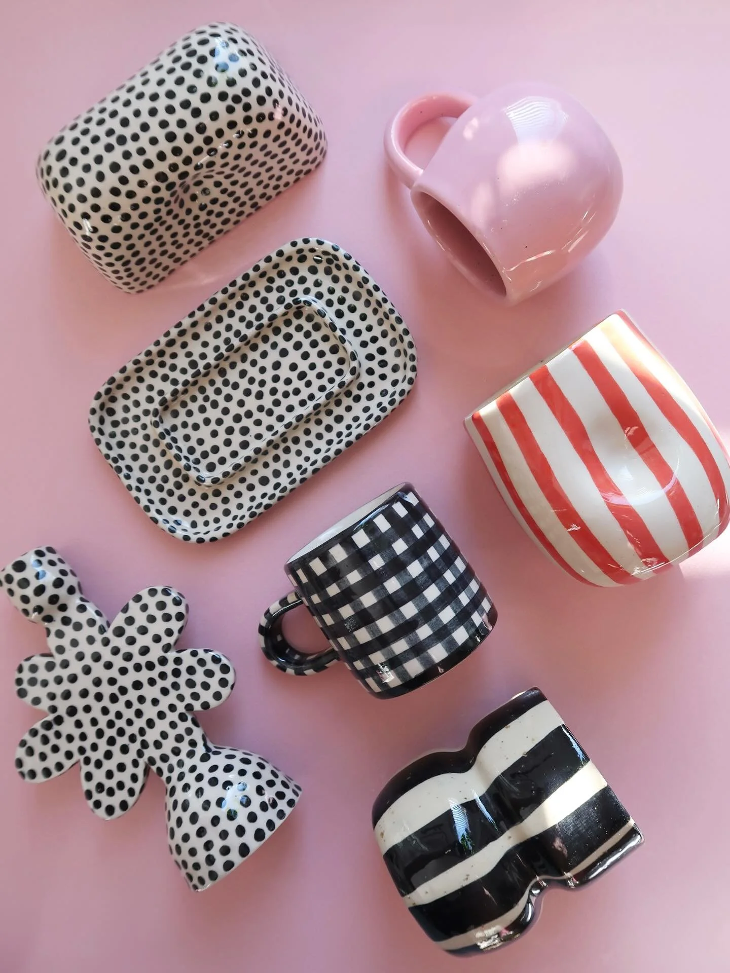 Montags-Sammelsurium. Alles noch zu finden im Shop 💓
Happy Monday!

#ceramicart #kunsthandwerk #potterypainting #keramikliebe #handbuiltceramics