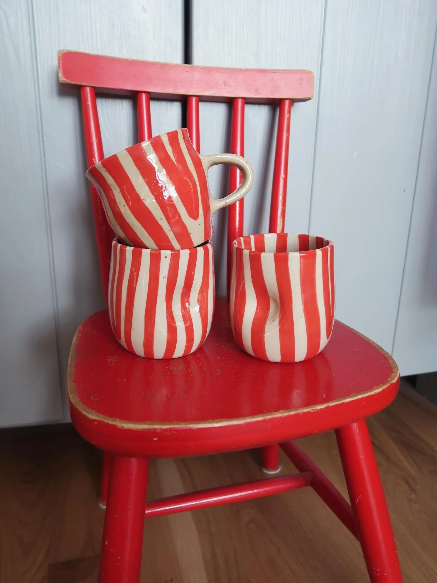 Die drei Stripies findet ihr noch im Shop 🎪
❤️🤍❤️ www.salkeramik.com 🤍❤️🤍

#scandiceramics #handbuiltpottery #keramikliebe #handmadeceramic #t&ouml;pfern