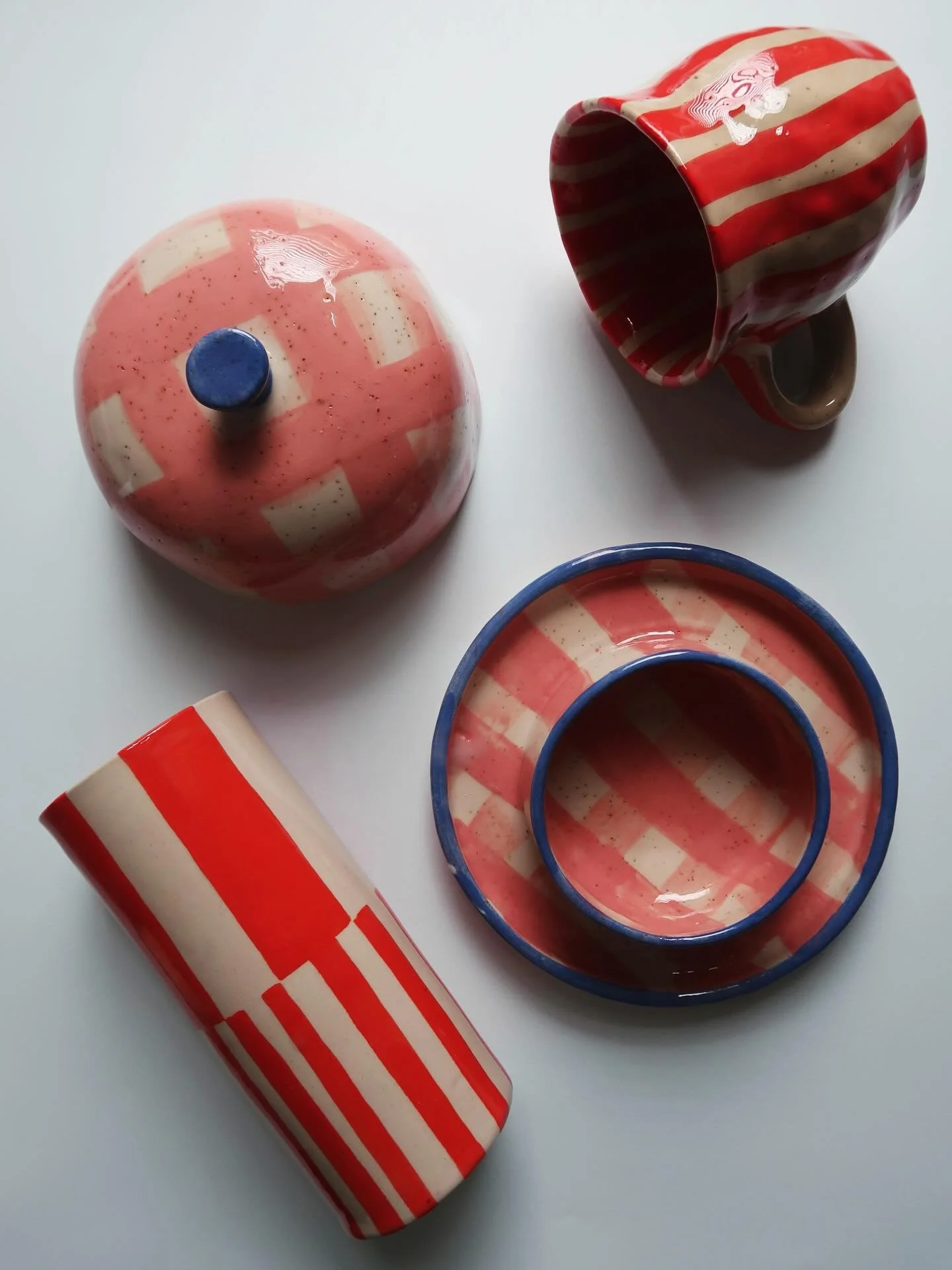 Sch&ouml;nste Sonntagskeramik f&uuml;r einen noch sch&ouml;neren Sonntagsfr&uuml;hst&uuml;ckstisch 🌞
Zu finden auf salkeramik.com 💞

#fr&uuml;hst&uuml;cksliebe #ｓｕｎｄａｙｍｏｏｄ #scandiceramics #handbuiltpottery #keramikliebe