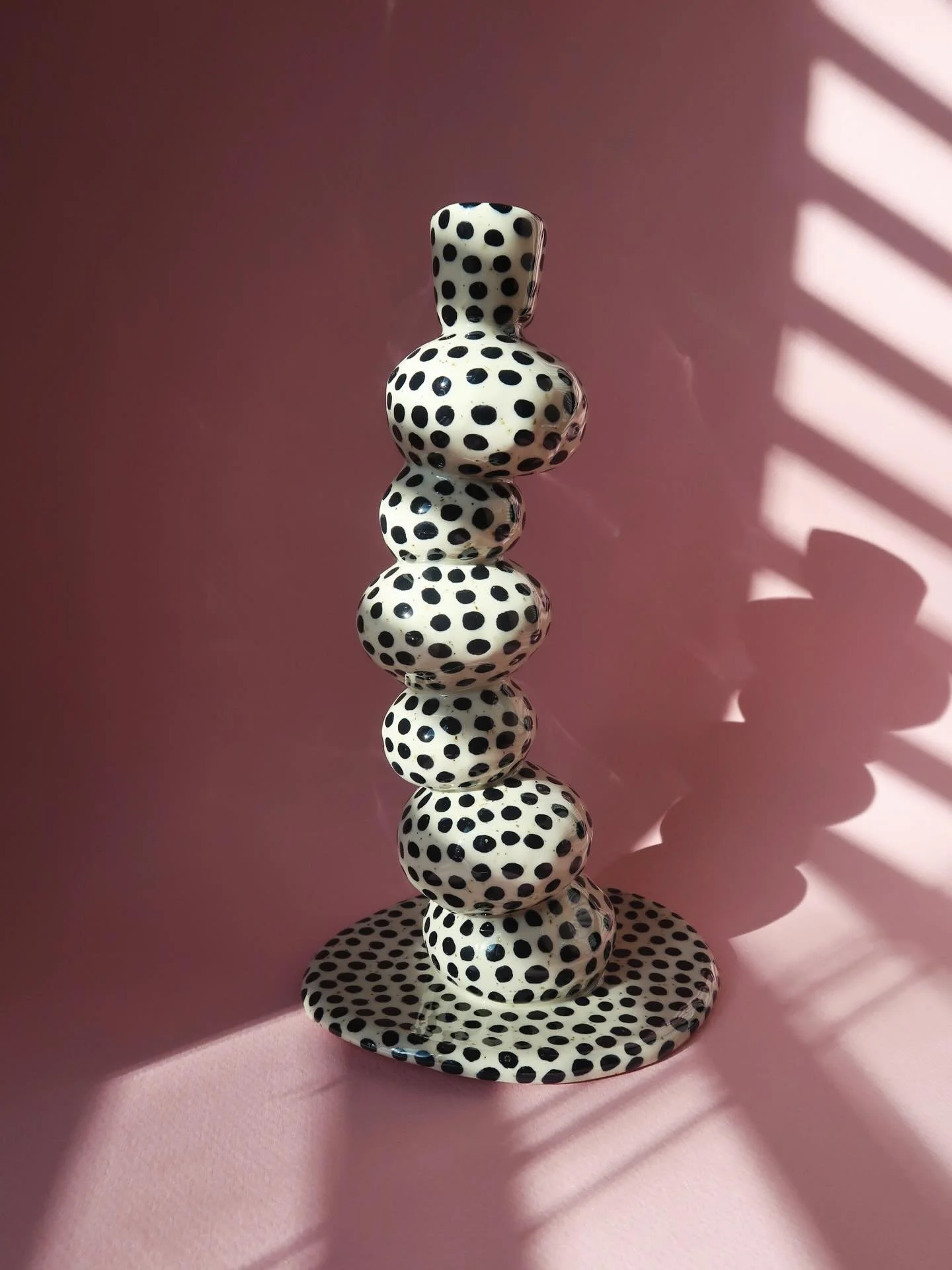 Ein groooo&szlig;er Bubble Kerzenhalter darf im kommenden Update nicht fehlen!
Ich liebe den Herstellungsprozess sehr und werde morgen ein paar neue auf den Weg bringen ✨
Ab 10 Uhr erh&auml;ltlich auf www.salkeramik.com 💕

#scandiceramics #handbuild