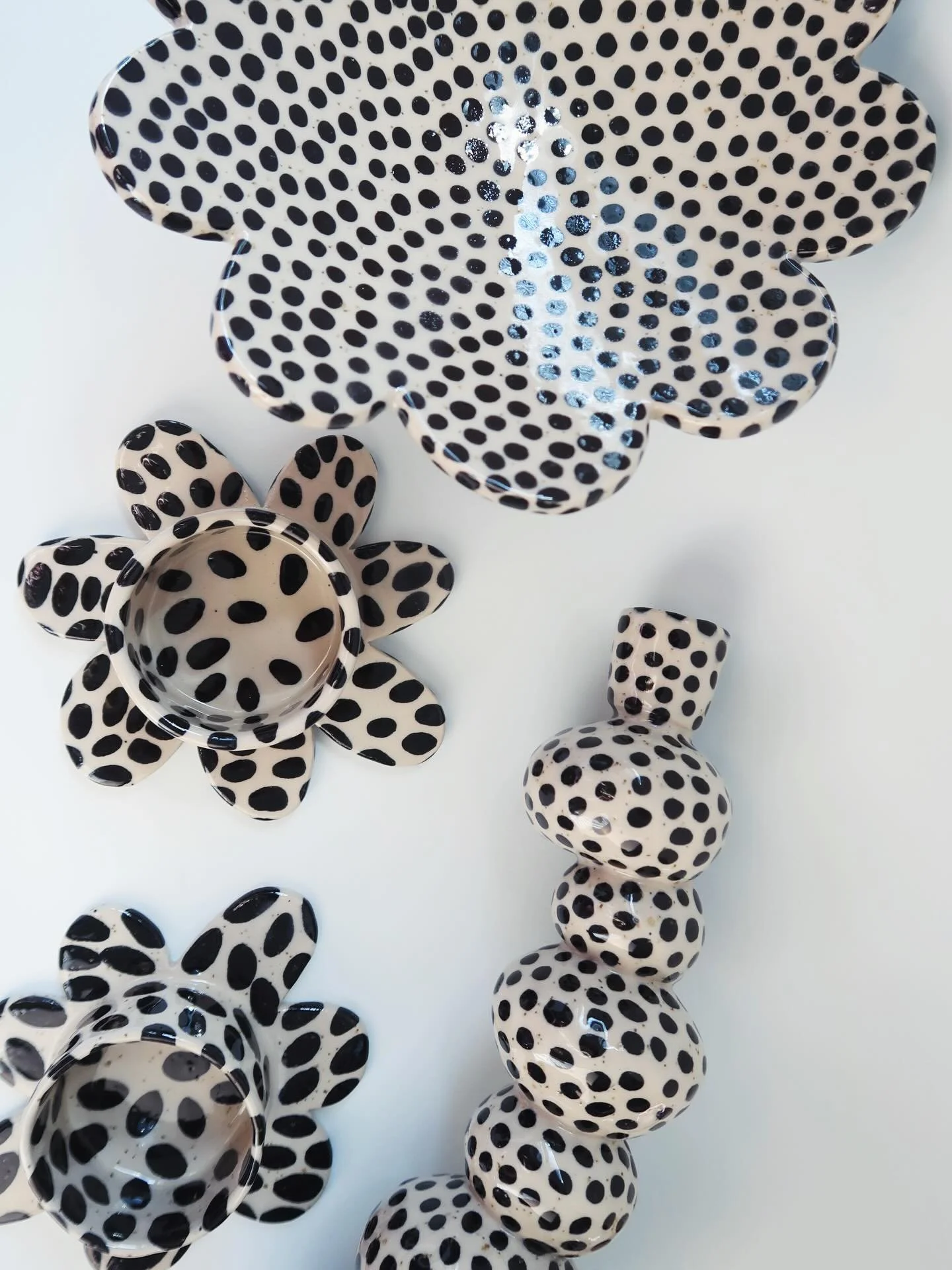 Punkte allover. Euer Favorit! 🩵
Sonntag im Drop erh&auml;ltlich auf salkeramik.com.

#scandiceramics #dotsdotsdots #punkteliebe #handmadeceramicart #handbuiltpottery