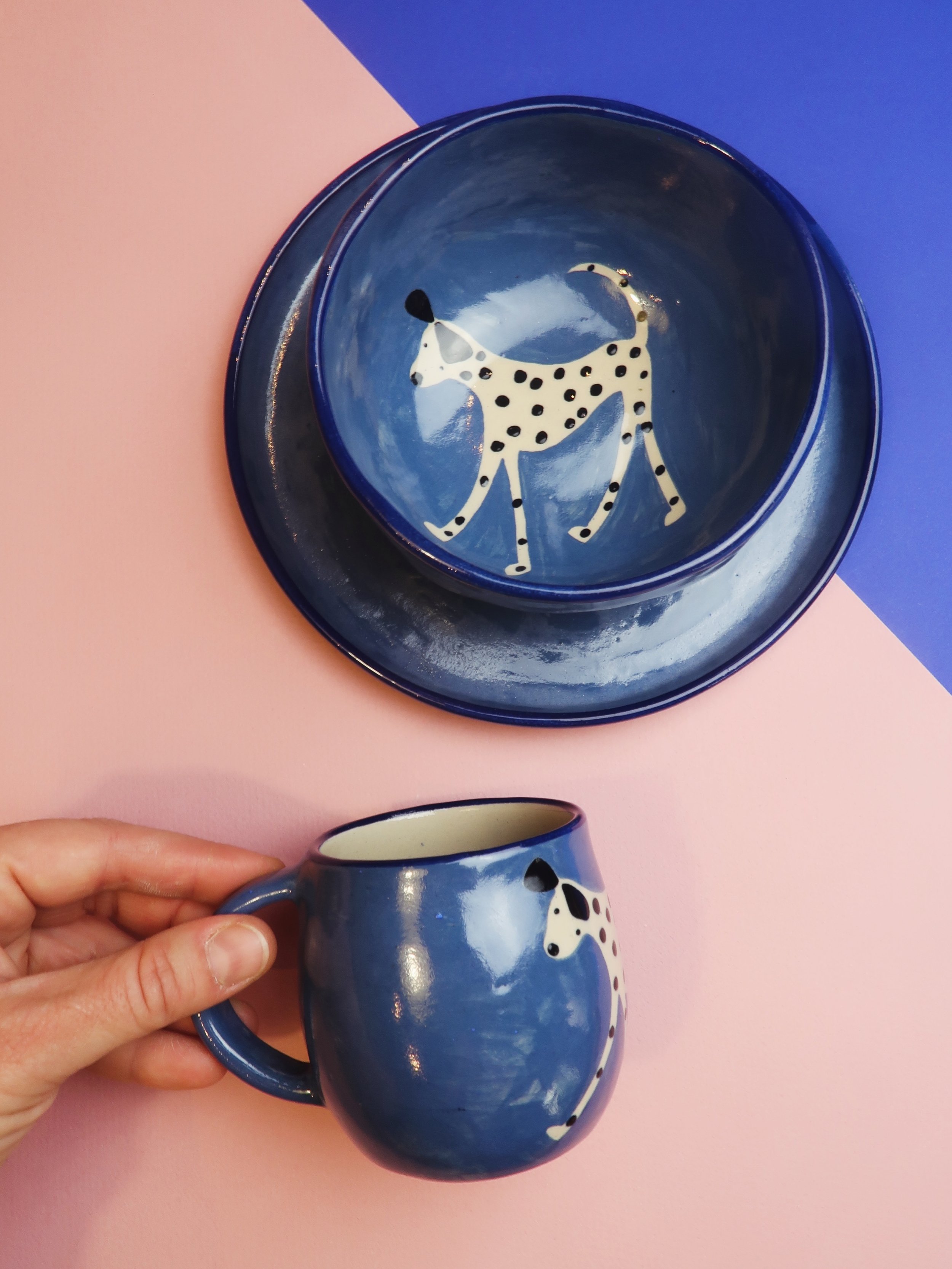 Ein Dalmi Set f&uuml;r all meine Hundemenschen da drau&szlig;en ✊🏼🐶
Erh&auml;ltlich morgen ab 10 Uhr in meinem Webshop 💙

#ceramiclove #handgemachtes #keramikkunst #kunsthandwerk #handbuiltpottery