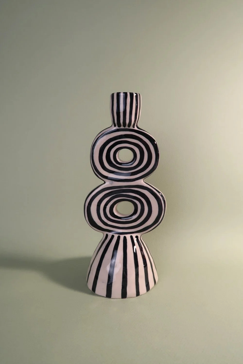 Wavy Kerzenhalter black lines