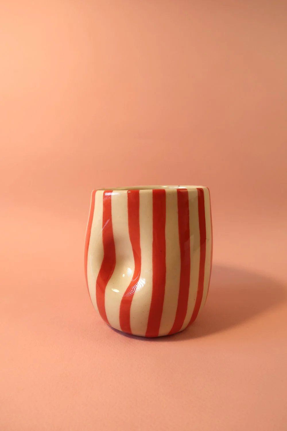 Griffelbecher red lines