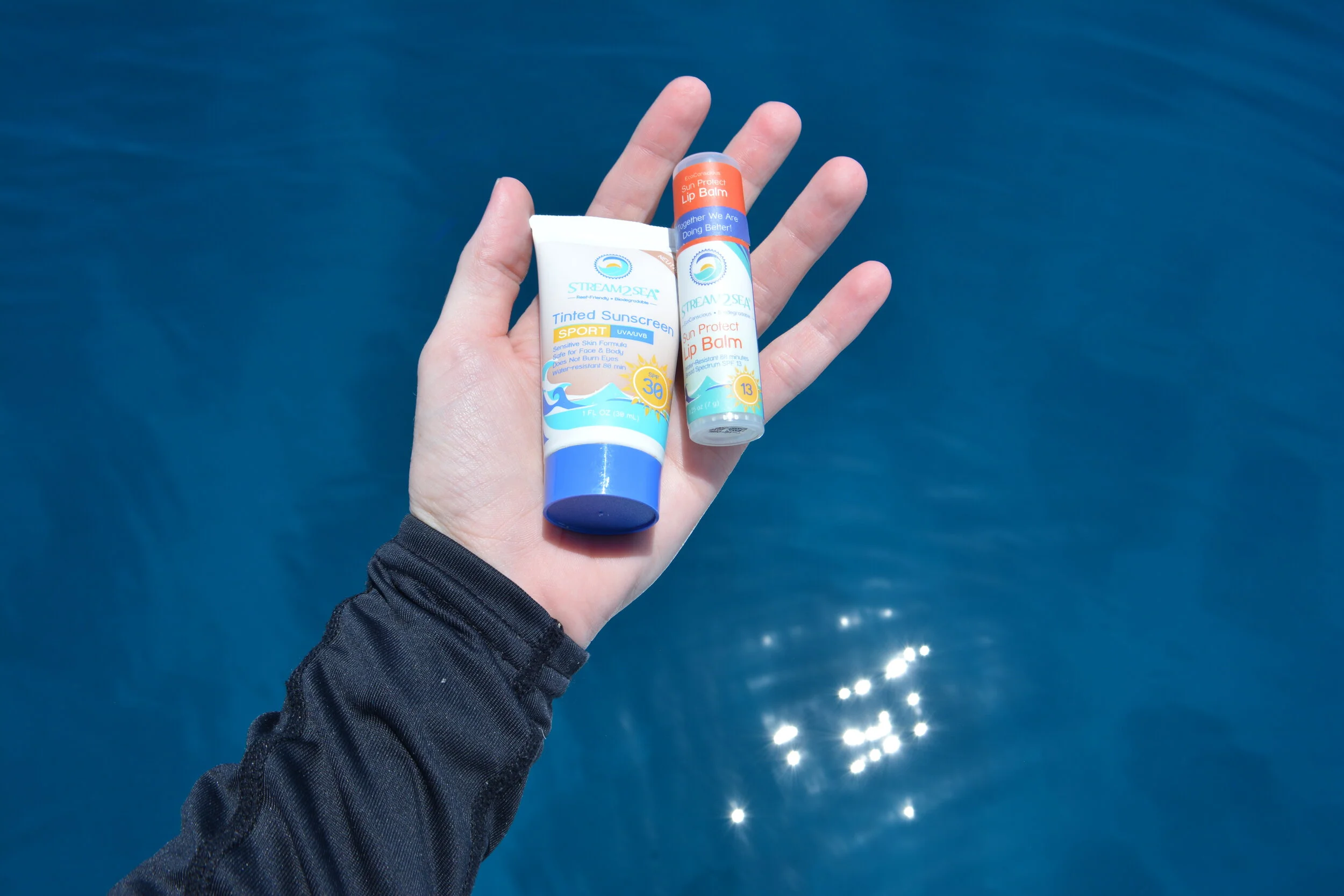 saving the blue - silky shark - annie guttridge - dr tristan guttridge - silky sharks - shark -shark - shark research - science - marine biology - andros - bahamas - diving - diver - green living - school - eco tourism - reef safe sunscreen .JPG