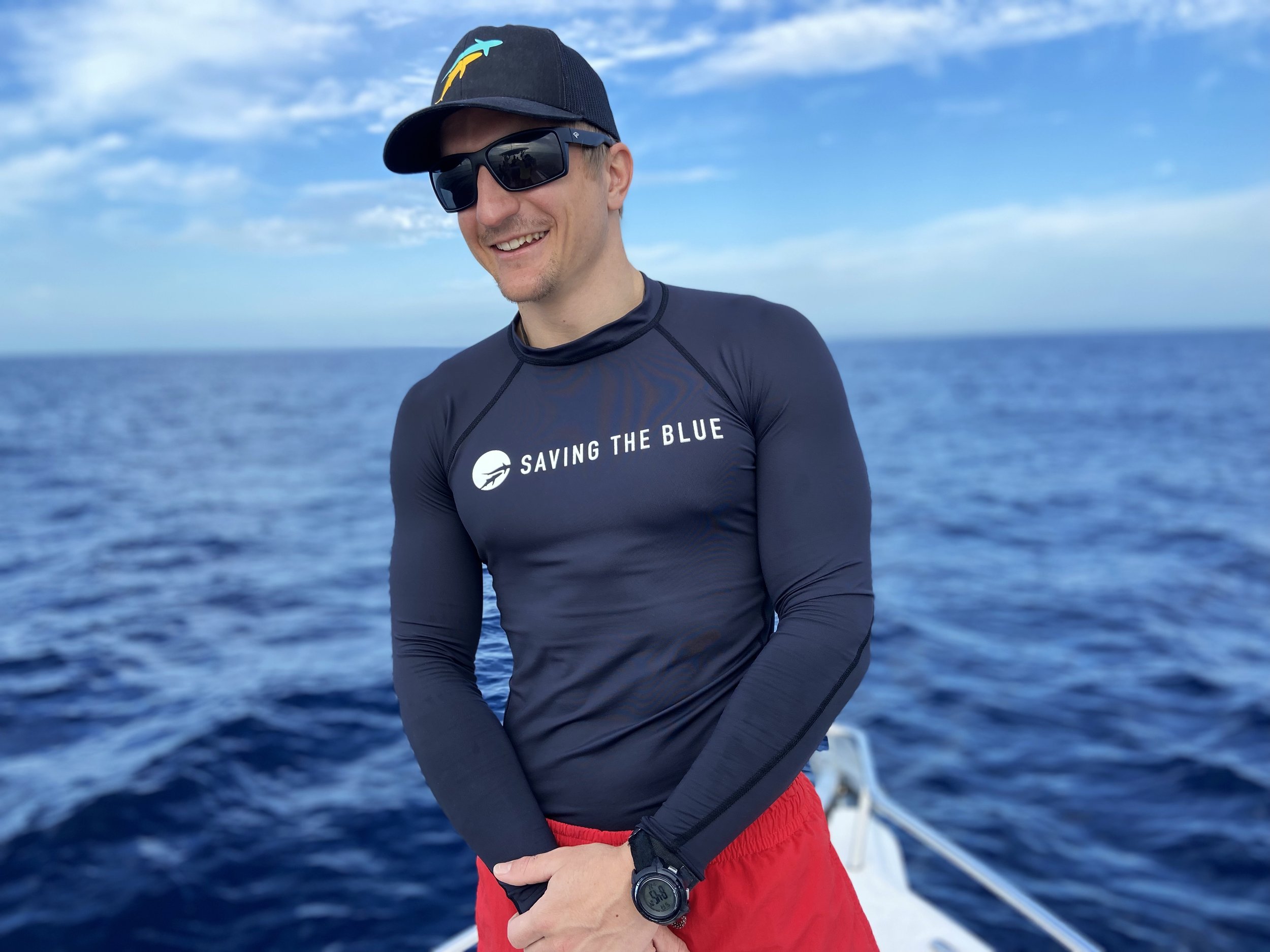 saving the blue - shark - sharks - shark research - shark course - marine biology - hammerhead - 501c3 - not for profit - bahamas - florida - shark certificate - nonprofit