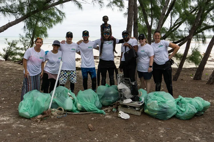 Saving+the+Blue+-+501+c+3+-+Non+profit+-+Nonprofit+-+Not+for+Profit+-+Beach+Clean+-+Clean+up+-+Trash+-+Sharks+-+Shark+-+Green+Living+-+The+Bahamas+-+Andros+-+Environment++-+Marine+Biology+-+Marine+Bio+-+Earth+Breeze+-+Nature (2).webp