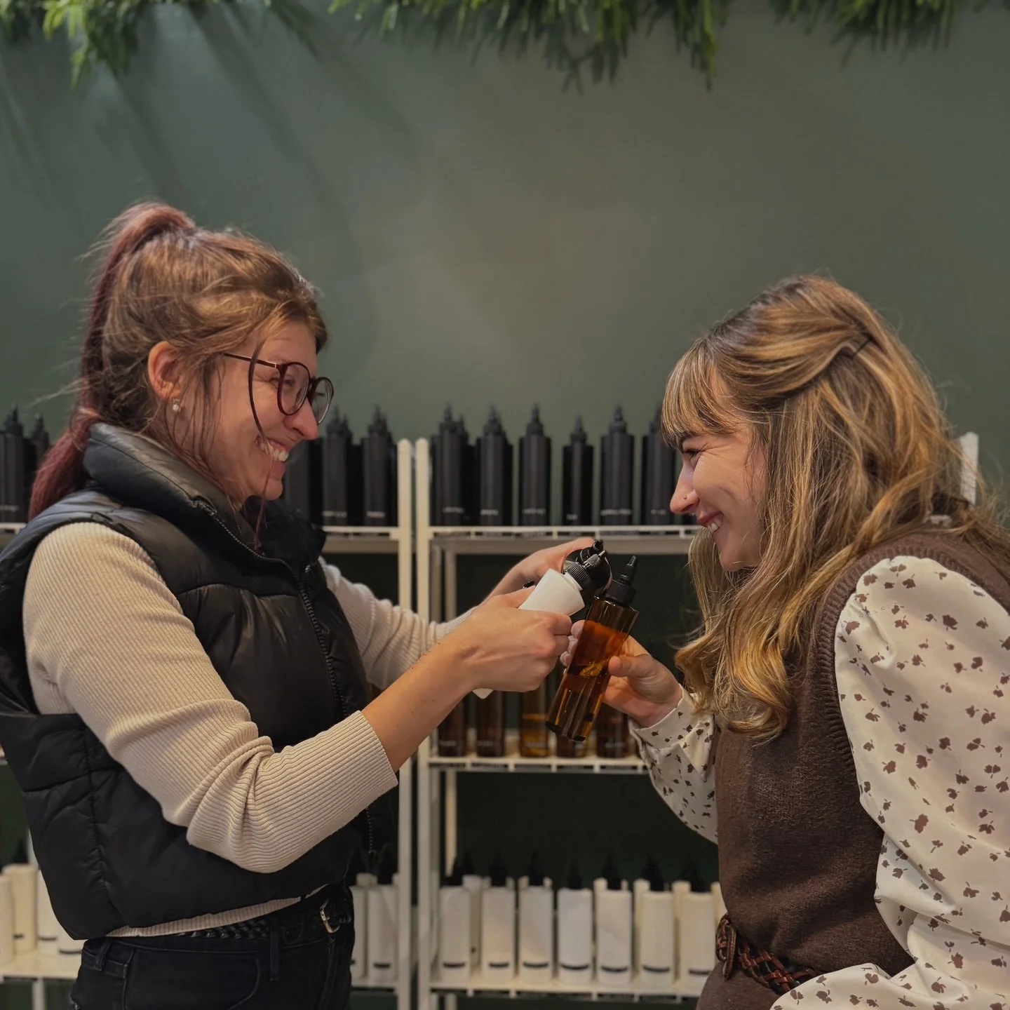 Want to be as jolly as these two?! 🎄 Join us tonight during @uptowngr&rsquo;s Shop Hop from 3-9pm!

We have a few workshop openings available this evening, so check out our &ldquo;Candlemaking Reservations&rdquo; link in our bio to book your table f