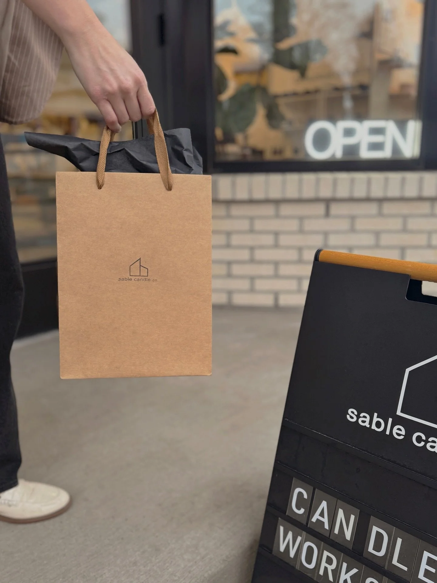 🗓️Only 4 days left to secure your holiday gifts!

Whether it&rsquo;s a candle from our collections or a custom candle made in a workshop, we are here to help you create your Christmas candle dreams 🎄✨

Check out our special holiday hours to plan yo