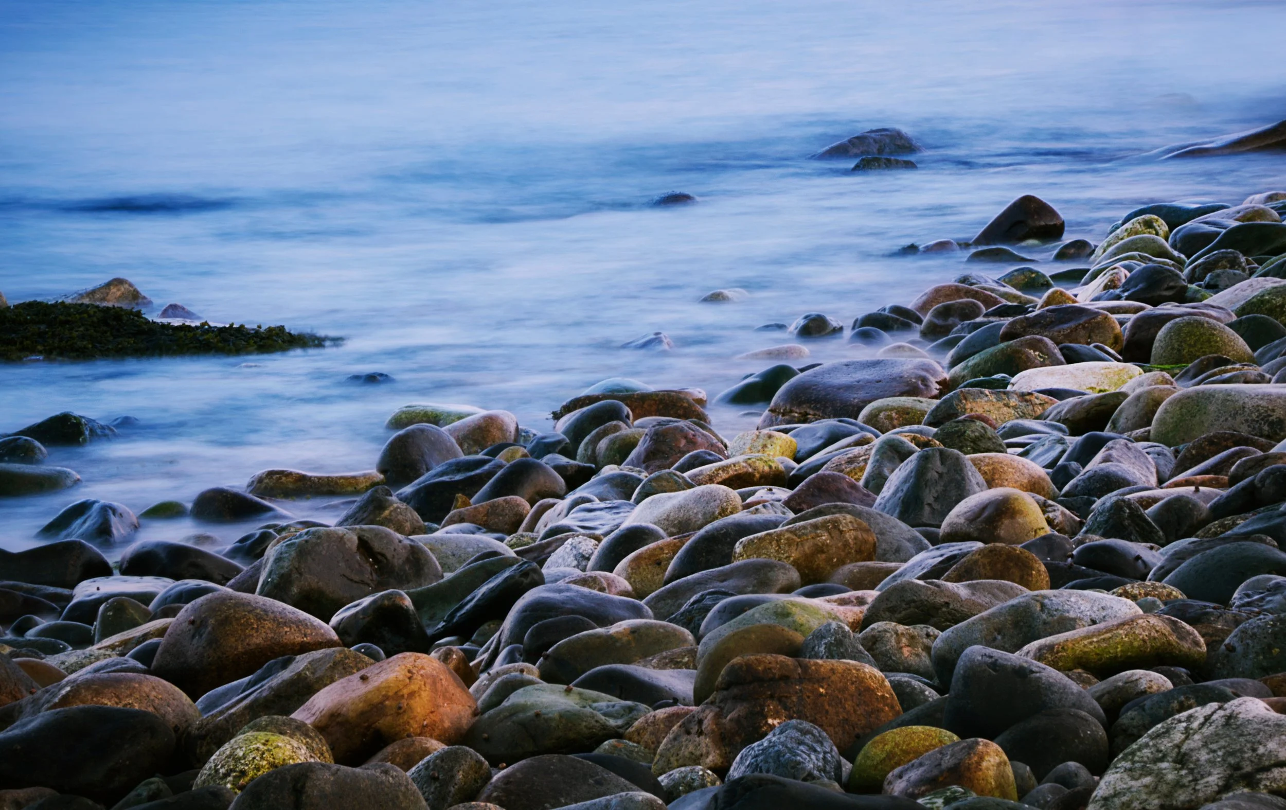 I love Live ND at the ocean as it creates a dreamy feeling

Taken with my @omsystem.americas M Zuiko 12-100mm lens on my OM-1 mark ii. 

#omsystem #liveND #longexposures #oceanboulders #ocean #waves #lisatomphotos
