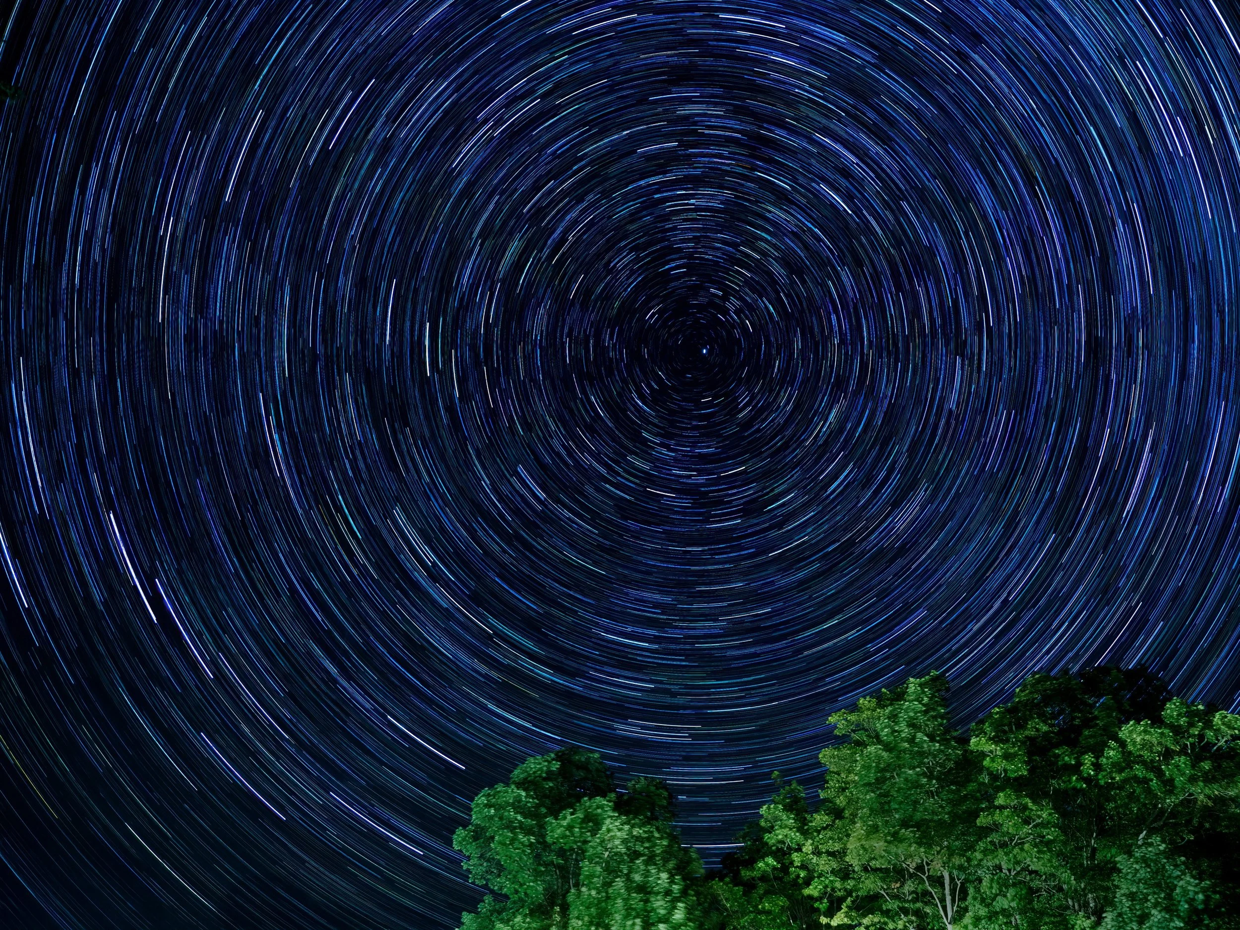 As the earth turns

Taken with the @omsystem.americas M Zuiko 12-40mm lens on the OM-3 camera.

One hour of 20-second exposures stacked in-camera using live composite

#omsystem #startrails #livecomposite #stars #om3 #nightskies