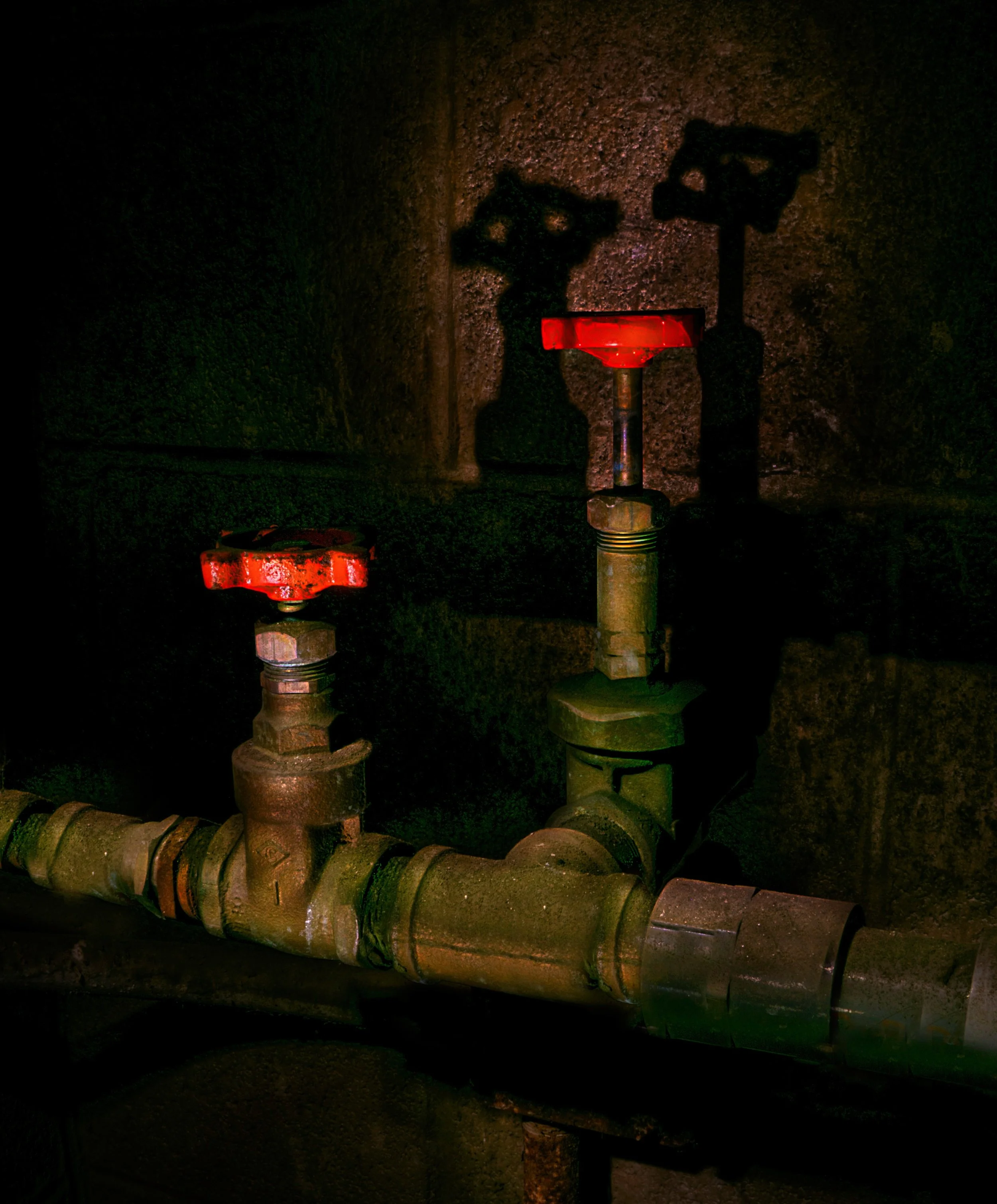 Valves Shadows that can turn you ON!

Swipe right for the camera settings, and once more for what this looked like without being lightpainted

Light painting during the day is possbile via @omsystem.americas live composite computational technologies.