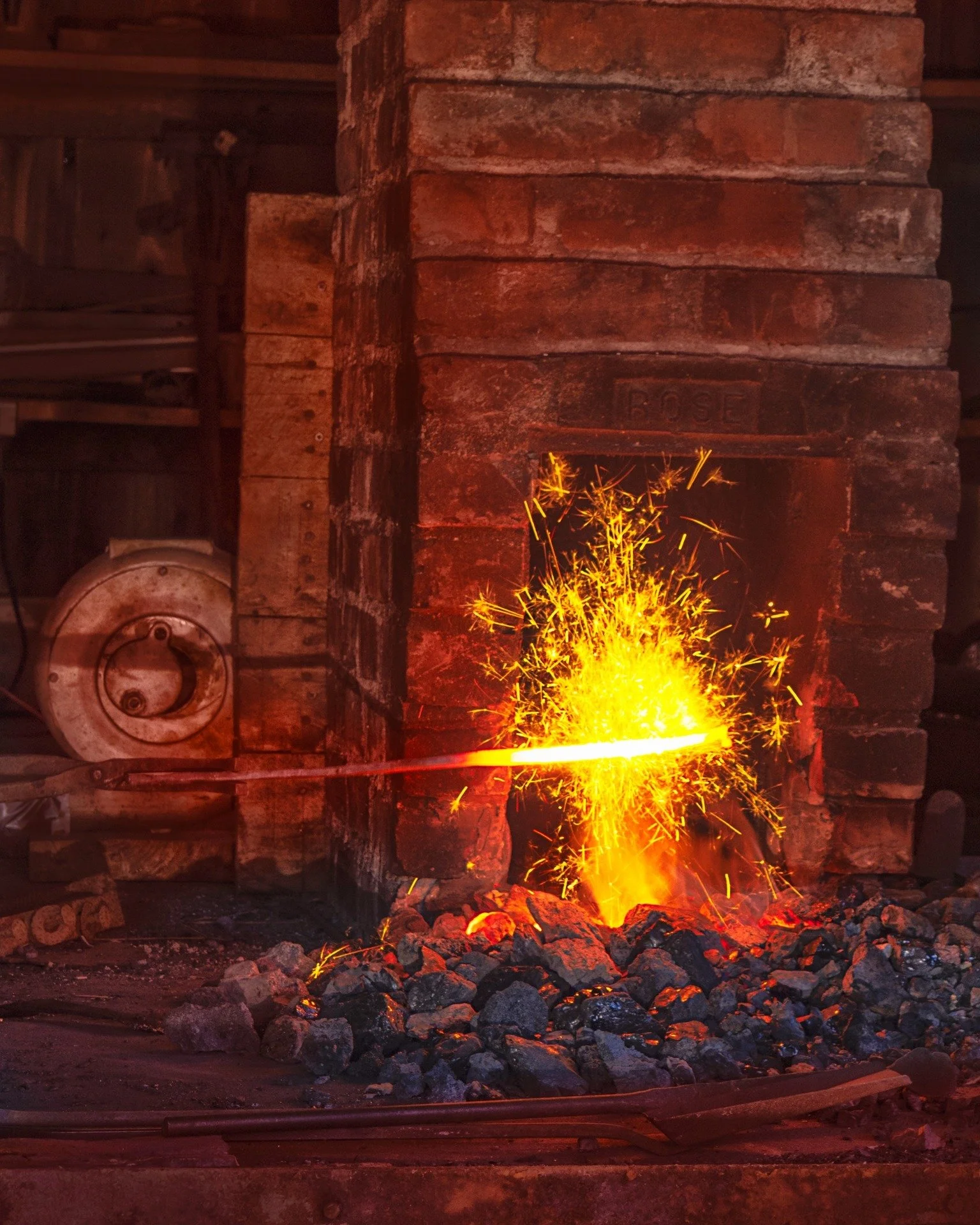 Fun with the @omsystem.americas Pen and the Blacksmith

On our recent photo tour we were lucky to have a Blacksmith. 

I had my OM-1 mark II on a tripod for lightpainting all day and I also carried the light and creative Pen with me, allowing me to t