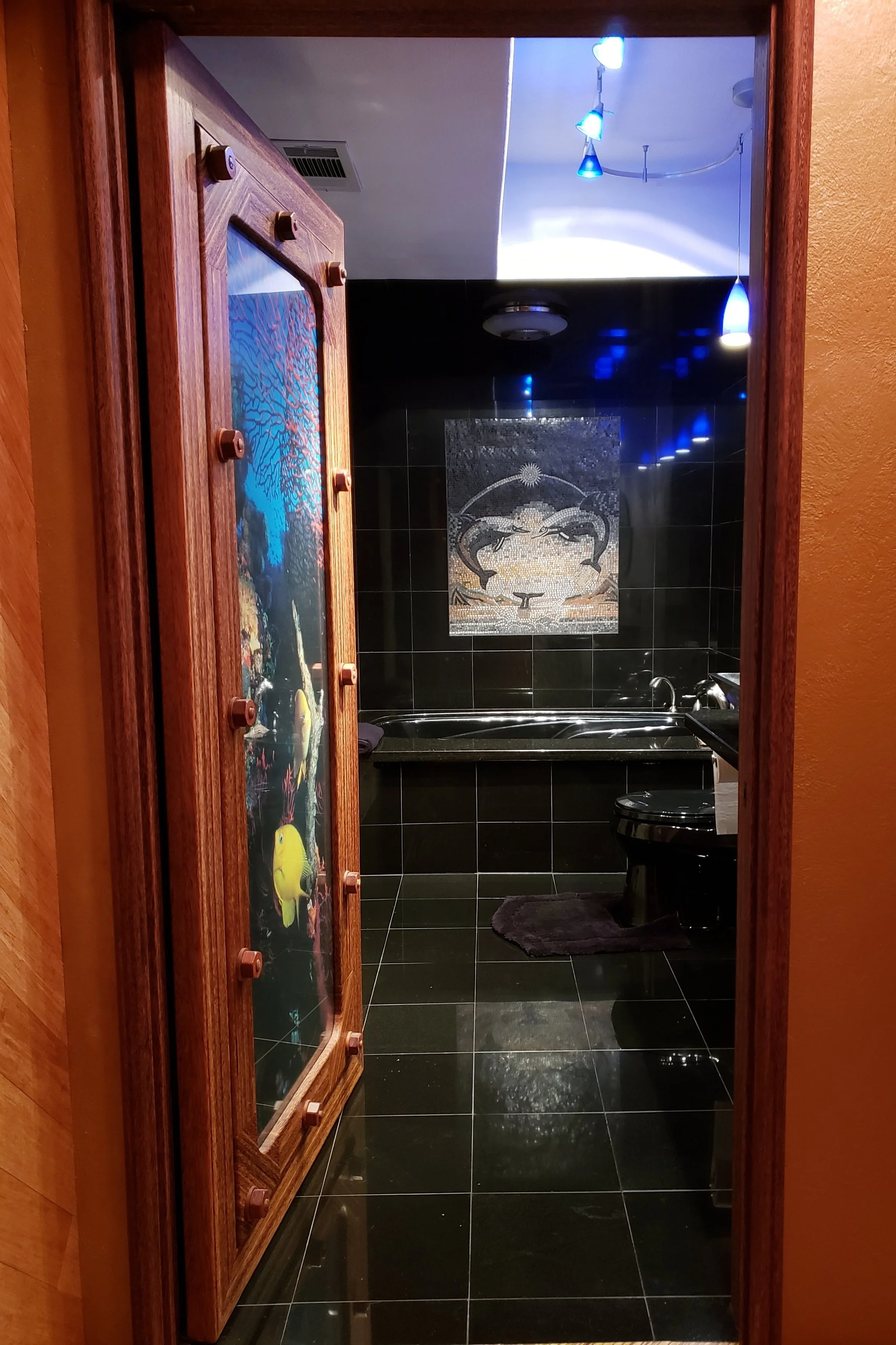 palm+bathroom.jpg