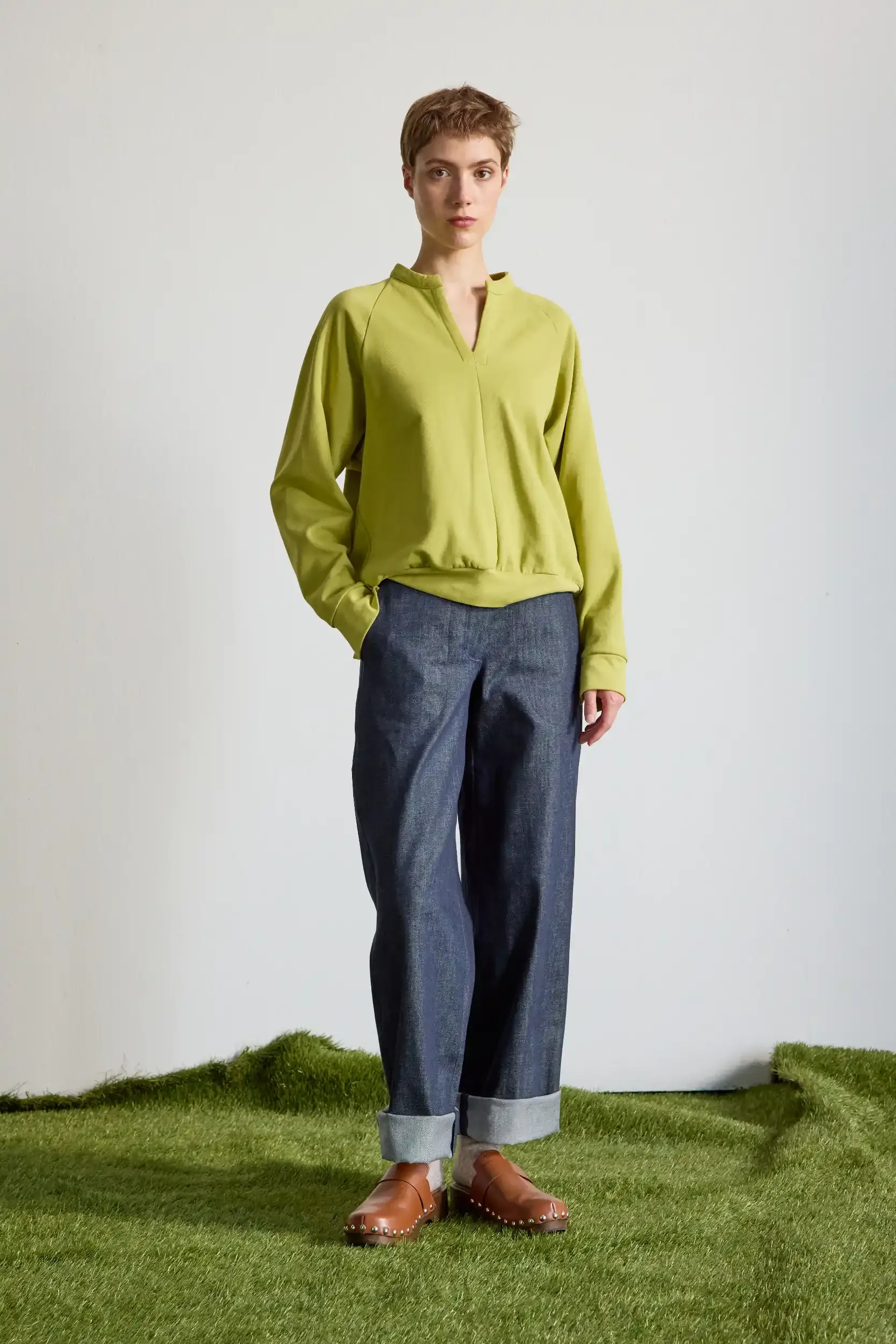 Jeanshose-Baumwolle-dunkelblau-front-AnnetteRufegerHW26.webp