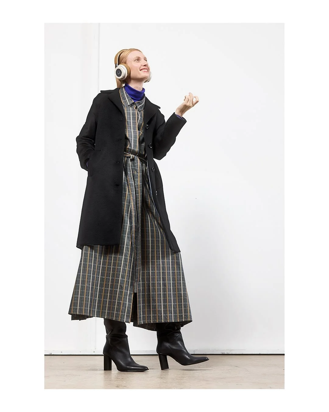 You need a completely new beat? Have a look online or in store! 💓
>> www.annetterufeger.de 
#annetterufeger 
#sustainablefashion
#localbrand 
#hamburg
#modedesignhamburg 
#fw25 
#autumncolours