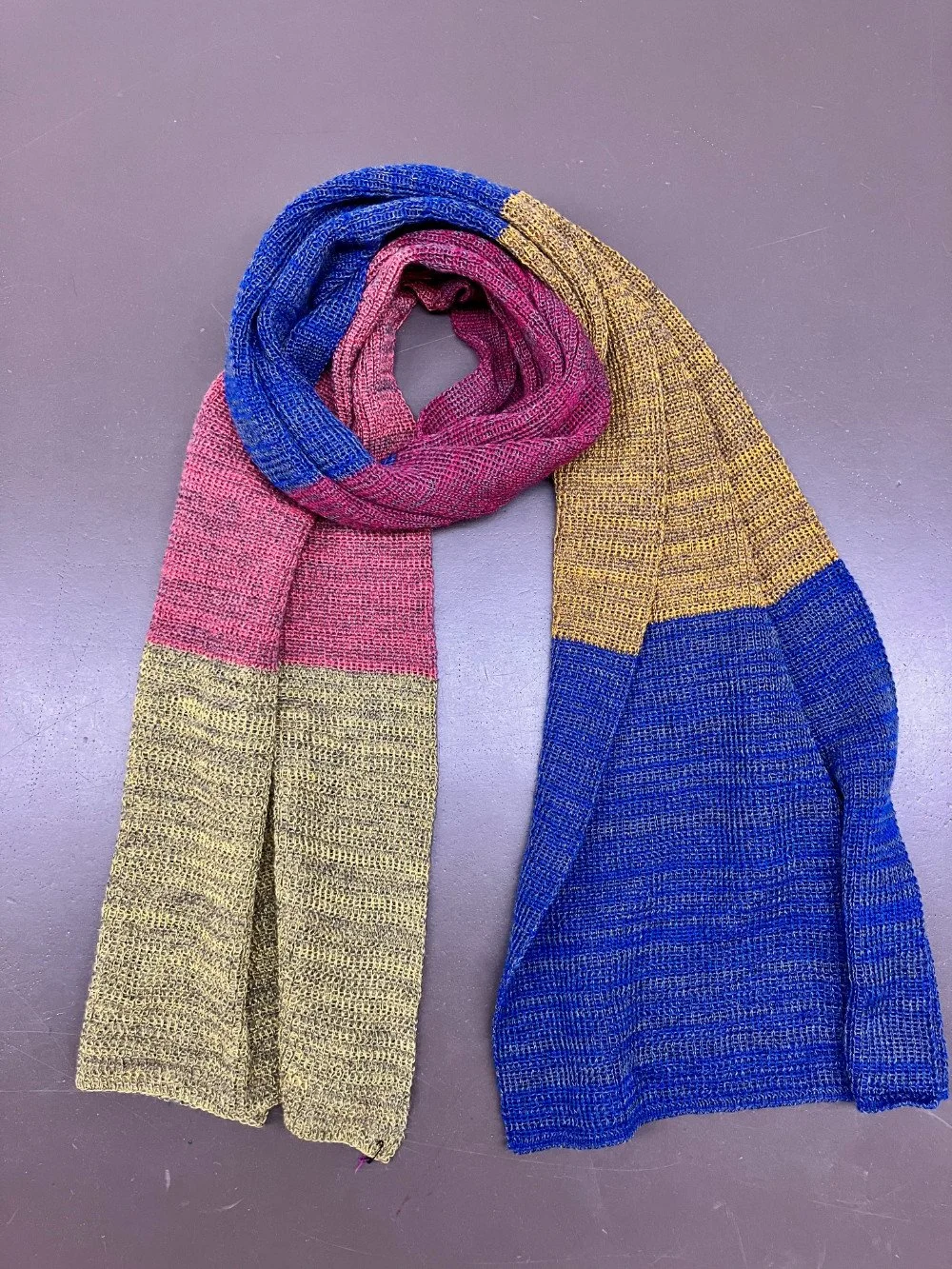 Warmer Schal mit breiten Streifen, Merinowolle