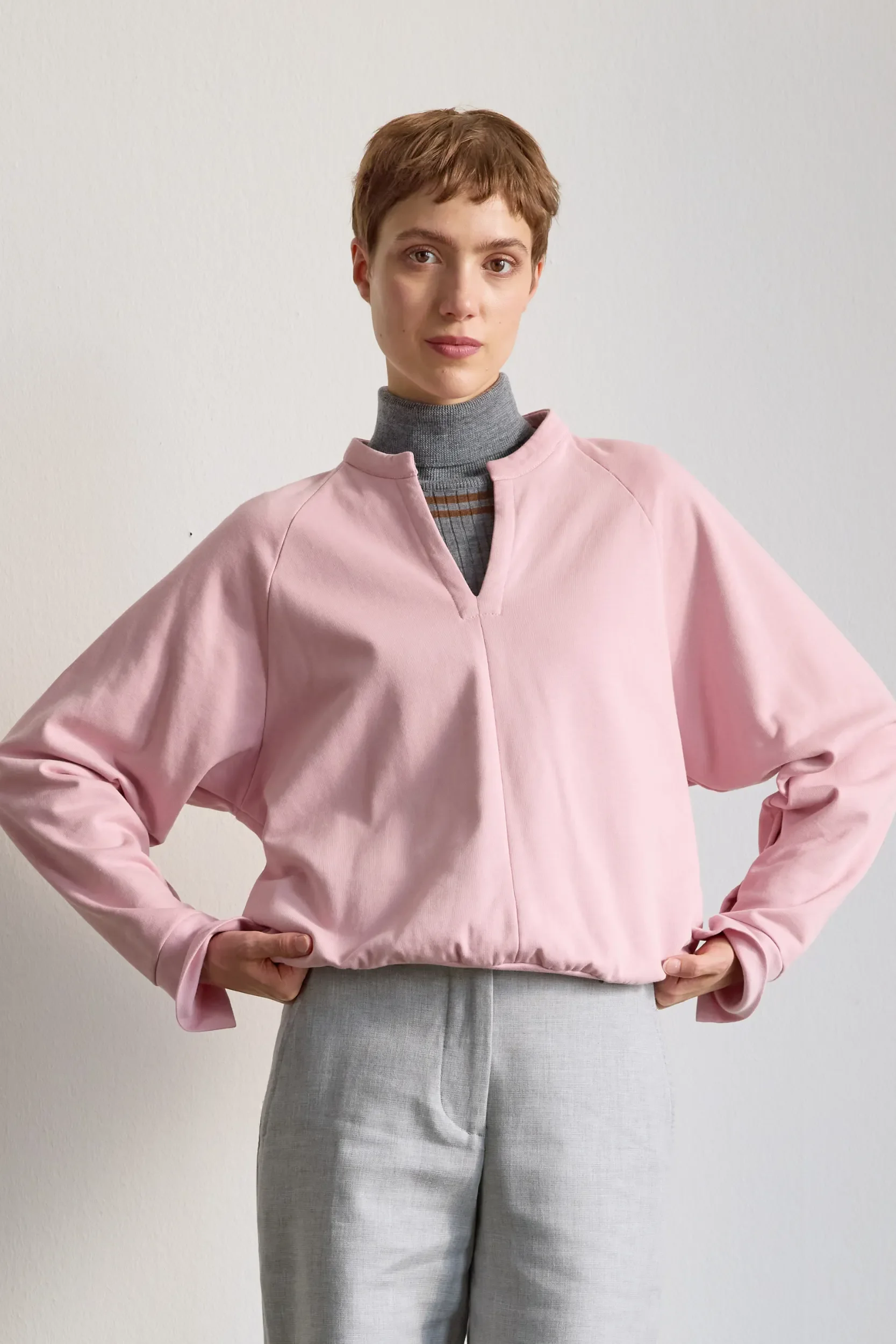 Sweatshirt-hellrosa-Baumwolle-front-AnnetteRufegerHW26.webp