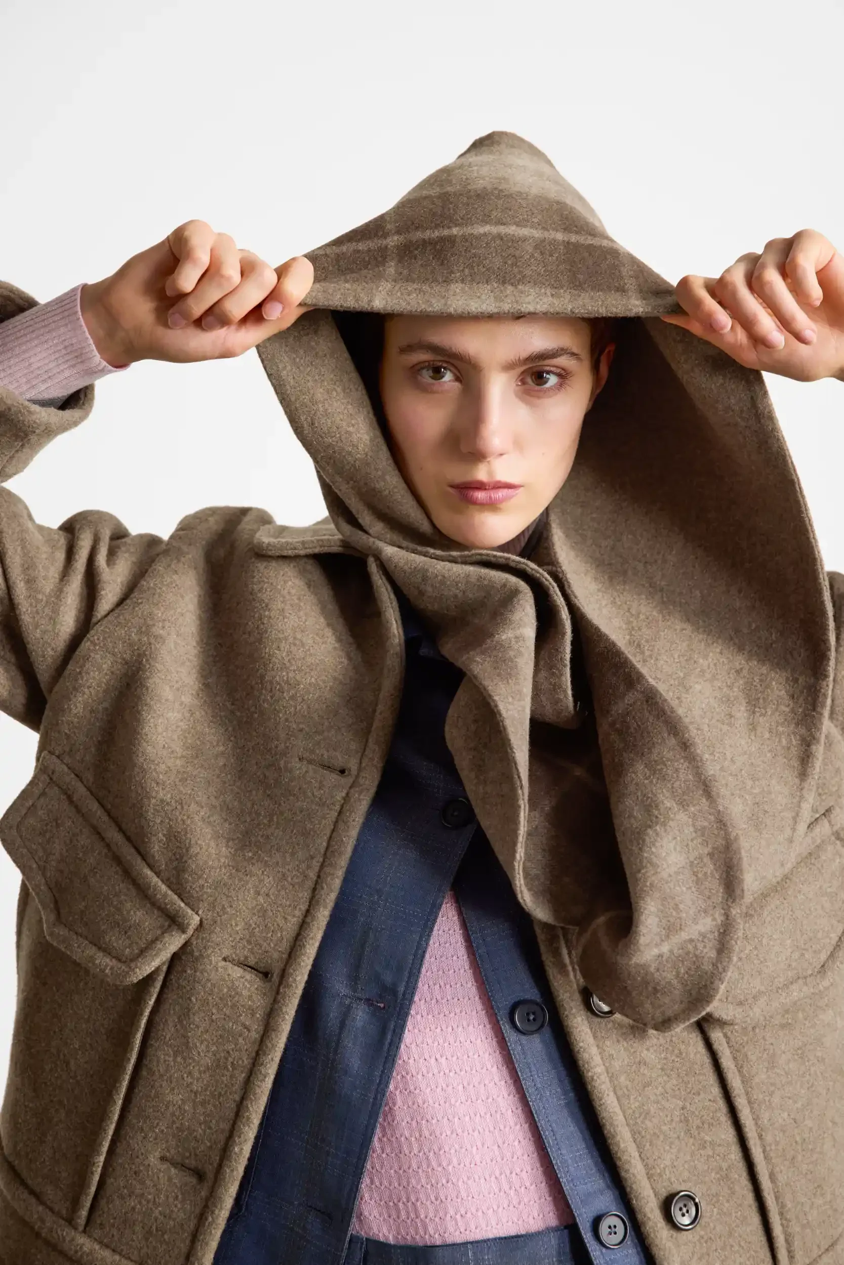Jacke-oversized-schurwolle-sand-AnnetteRufegerHW26.webp