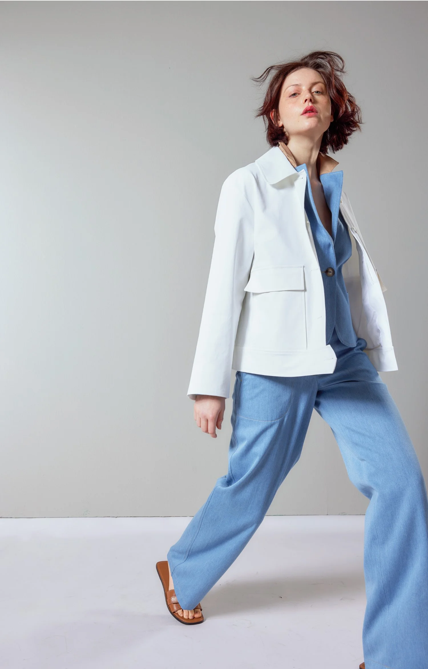 Weit geschnittene Jacke aus beschichteter Baumwolle