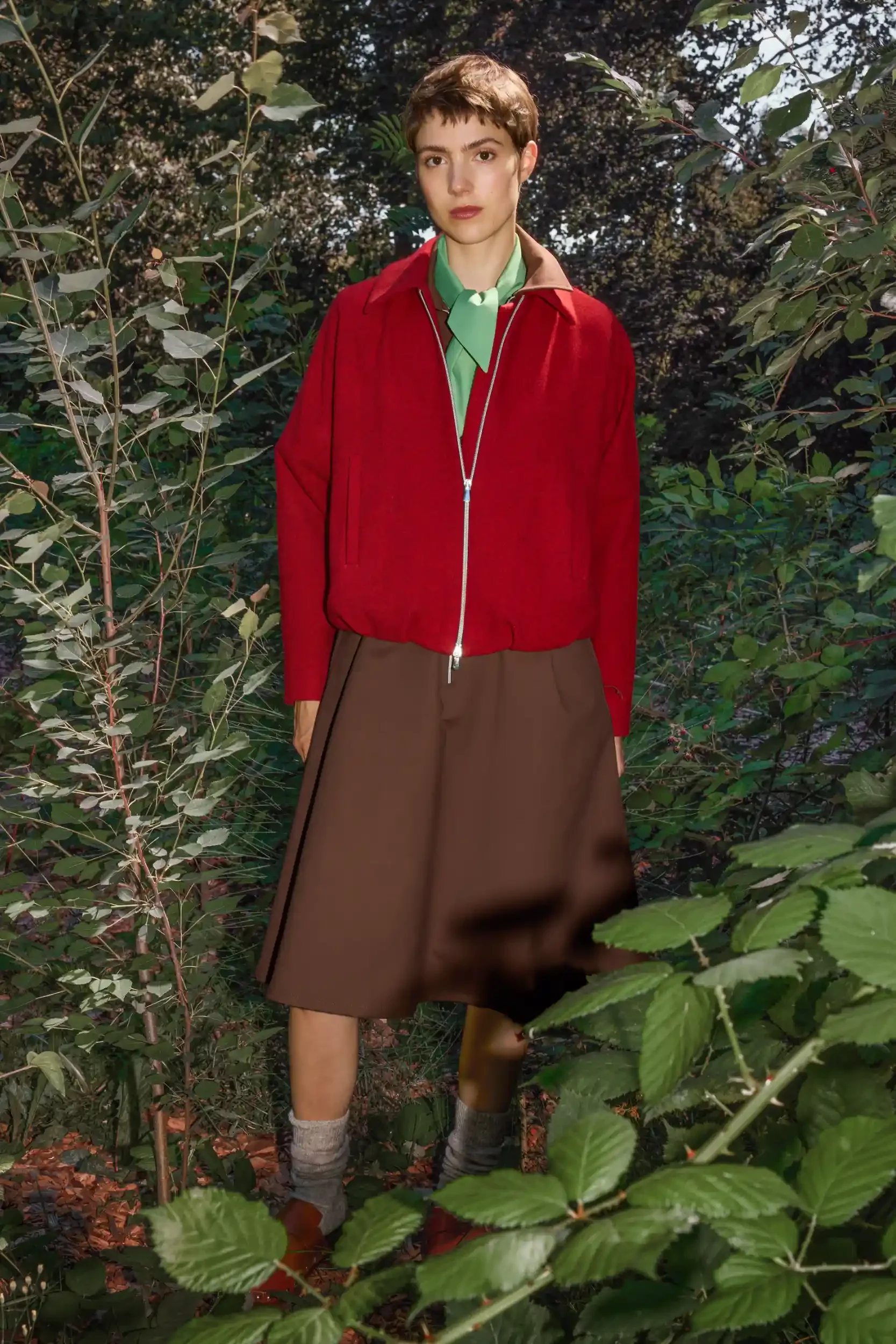 Blouson-rot-schurwolle-kaschmir-AnnetteRufegerHW26.webp