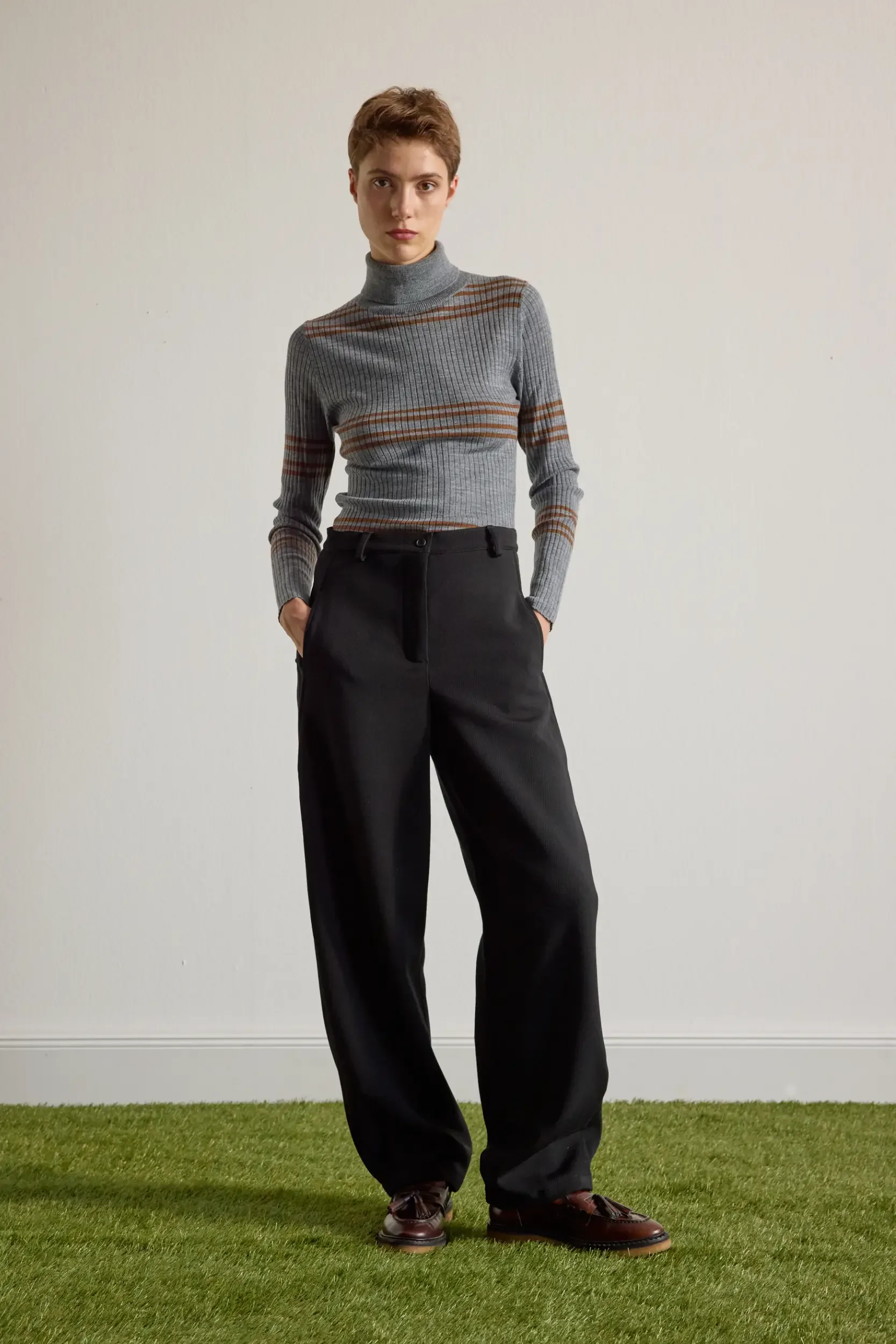 Cargo-Style-Hose-Schwarz-front-AnnetteRufegerHW26.webp