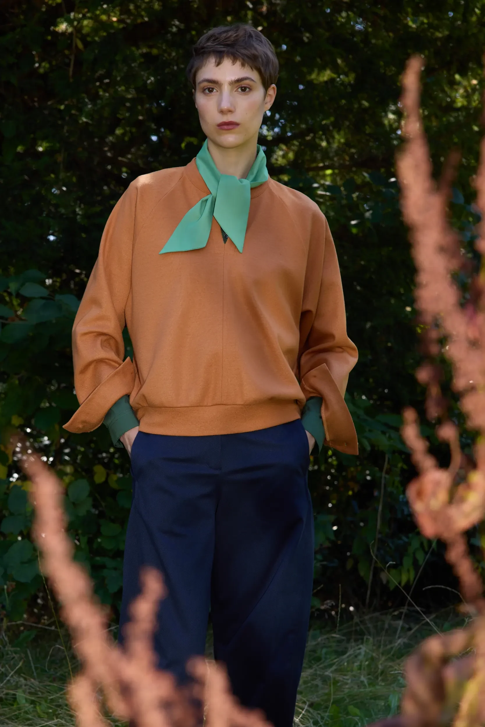 Pullover-orange-Schurwolle-front-AnnetteRufegerHW26.webp