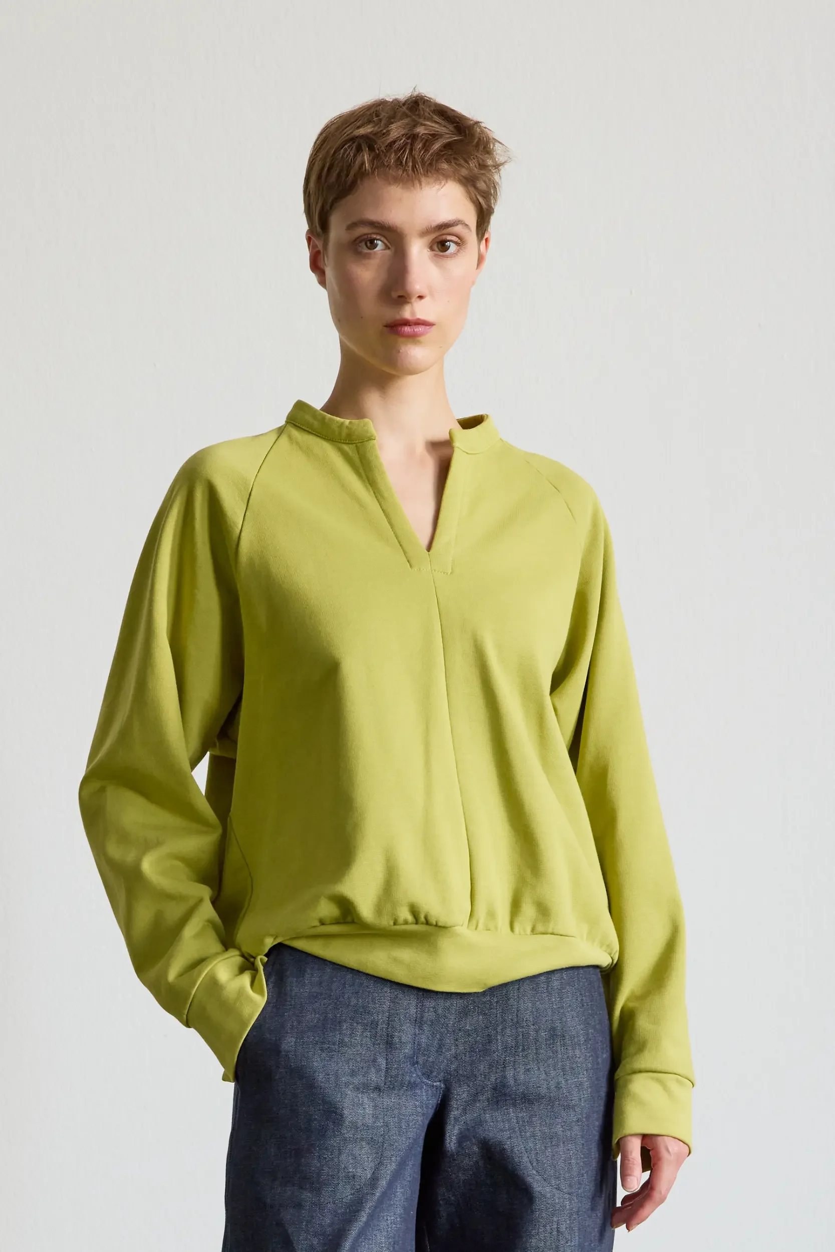 Sweatshirt-moos-Baumwolle-front-AnnetteRufegerHW26.webp