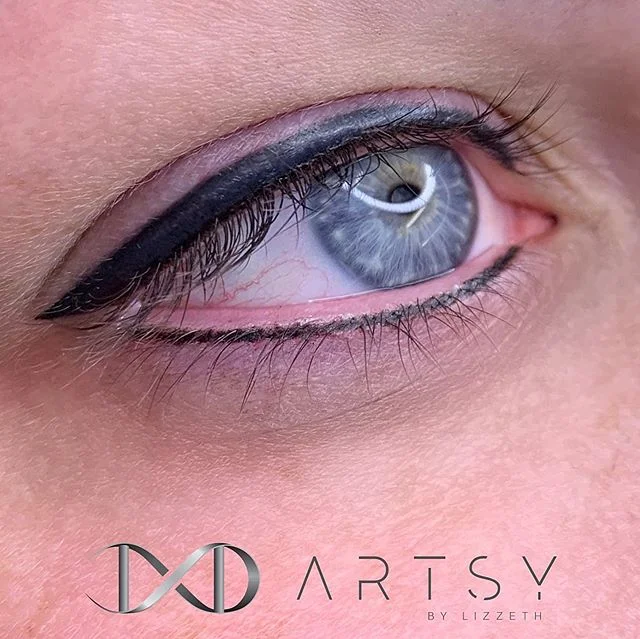 🖤👁 Never again will she hear &ldquo;You look tired&rdquo; Ain&rsquo;t nobody got time for that! ✌🏼Permanent Eyeliner Tattoo for the win 👁🖤
.
✦👩&zwj;🎨 ARTIST: Lizzeth @nenalg
✦✒️ TECHNIQUE: Permanent Eyeliner ✦⏱ TIME: 2 hours
✦😴 ANESTHETIC: Ye