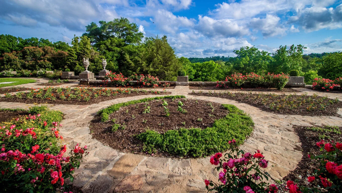 Richmond's Best Spots for a SociallyDistant Picnic — R O A M