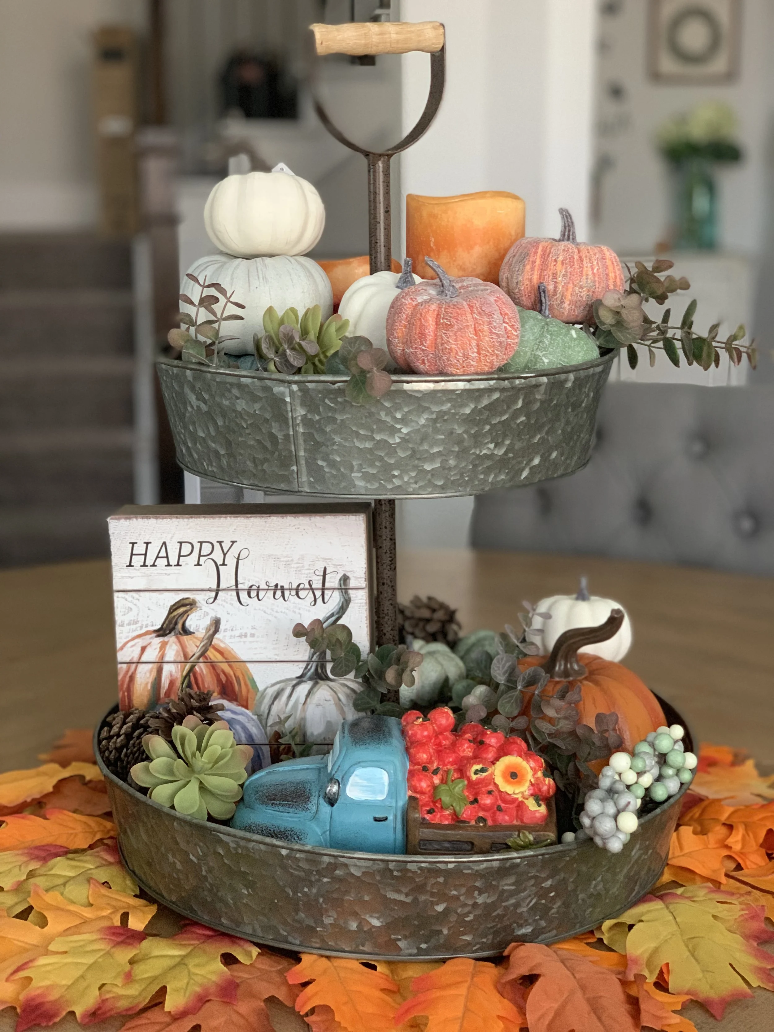 Simple Seasonal Table Decors with Minimal Pieces