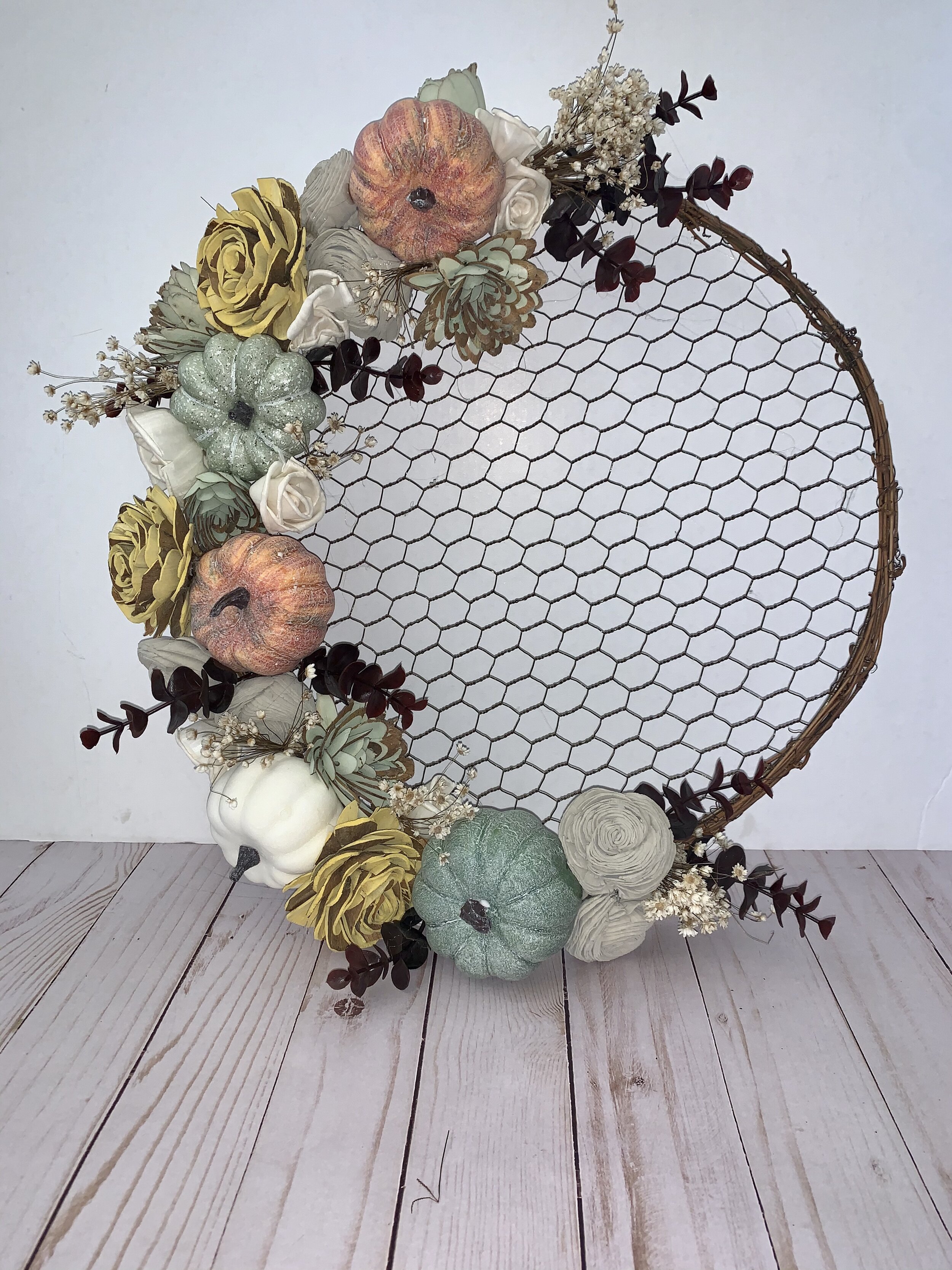 Heart Shaped Chicken Wire Wreath (Multiple Sizes) – Sola Wood Flowers