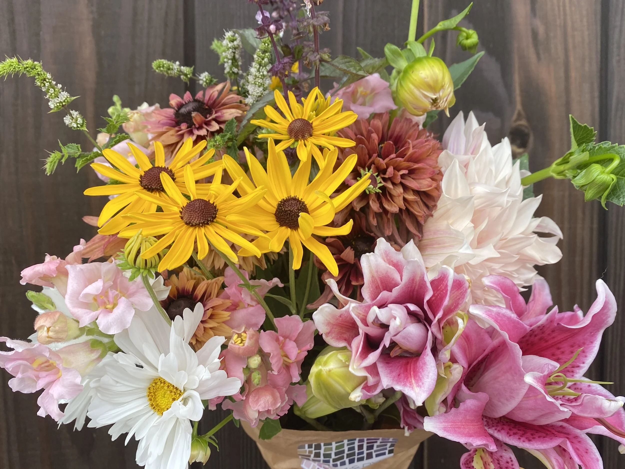 White Salmon Bouquets — Bloom & Dye