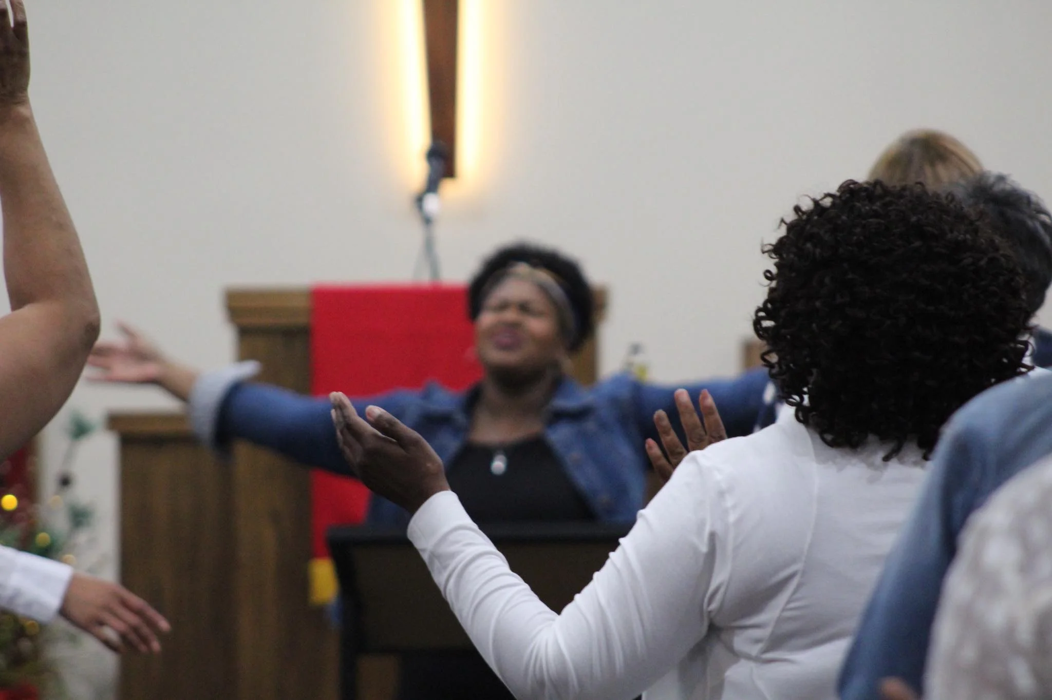 Worship Leader and Recording Artist Desovia Robinson