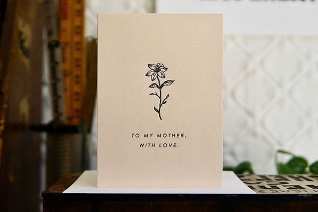 I sketched this flower years ago and it somehow made its way to this little card for Mother&rsquo;s Day. Now it&rsquo;s my new favorite thing :) Cards are still available online for local pickup today. Thanks for all the support!
🌸🌼🌸
🌱🌱🌱