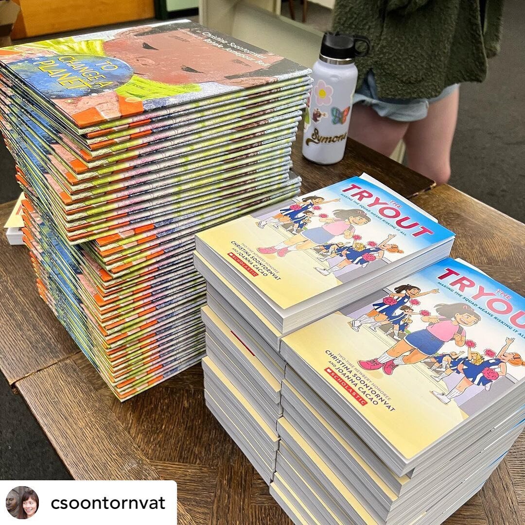 Posted @withregram &bull; @csoontornvat Signed books and posters for THE TRYOUT are now at @bookpeople!! Love our local indie so much ❤️❤️ They had a big stack of TO CHANGE A PLANET too! 💚💚

@scholasticinc 
@graphixbooks 
@jocabako 
@rahele_studio