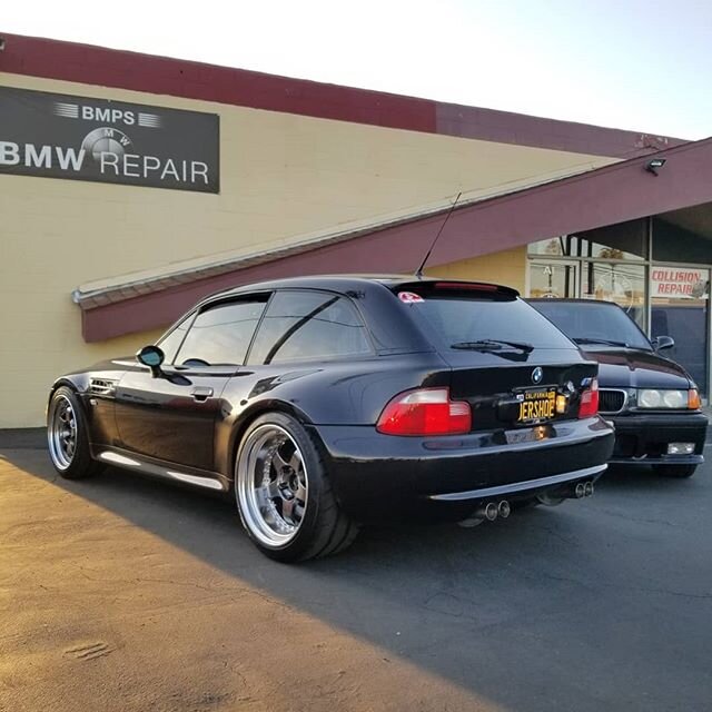 M Mondays! M coupe in for Oil Service using Liqui Moly 10w 60 Race Tech GT1 Oil, along with replacement of noisy belts &amp; pullies.
.
.
.
.
#BMW #bimmer #BMPS #bmwgram #ultimateklasse #ultimatedrivingmachine #bimmerlife #bmwmsport #mperformance #co